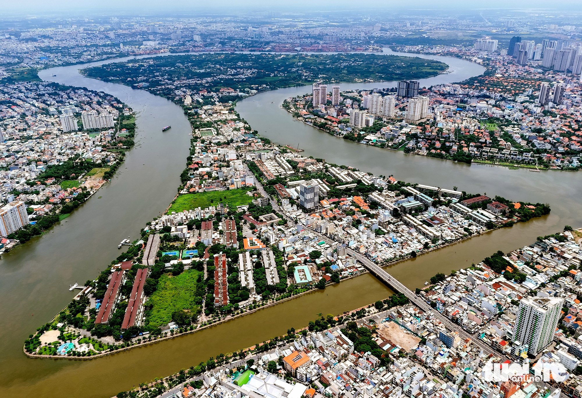 Đường Bình Quới độc đạo đã lâu, người dân mong có cầu phà sang Thủ Đức - Ảnh 1.