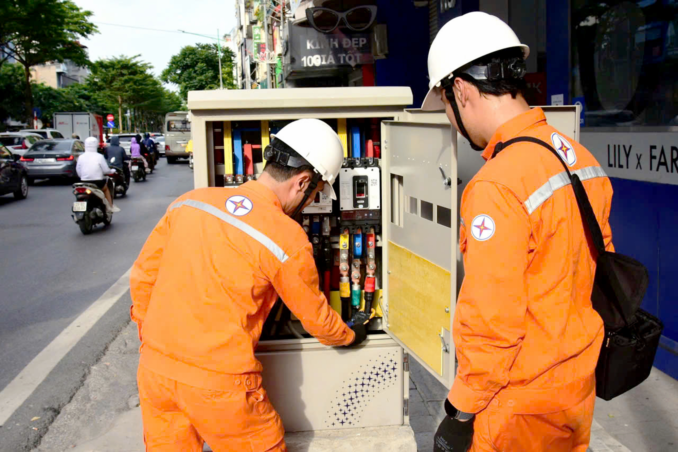 Dân khó được chọn nhà cung cấp điện - Ảnh 1. thị trường điện - Ảnh 1.