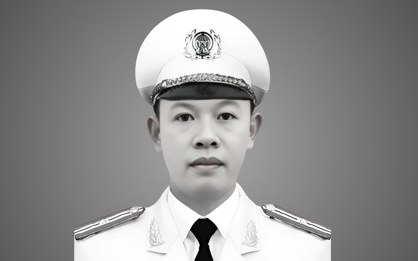 Thăng cấp bậc hàm trước thời hạn cho thiếu tá hy sinh khi làm nhiệm vụ- Ảnh 1.