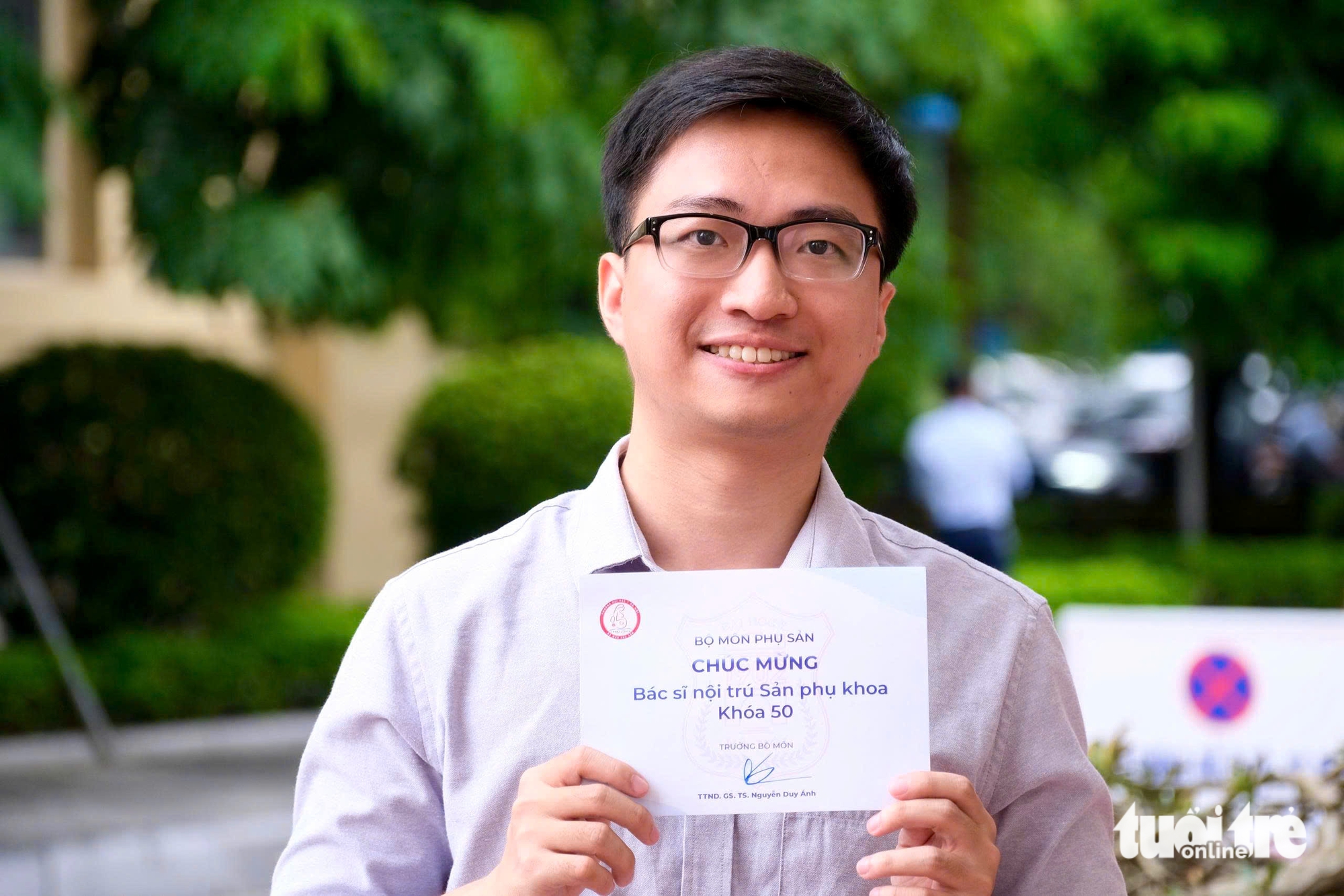 Thủ khoa bác sĩ nội trú Y Hà Nội học hơn 13 tiếng/ngày - Ảnh 1.