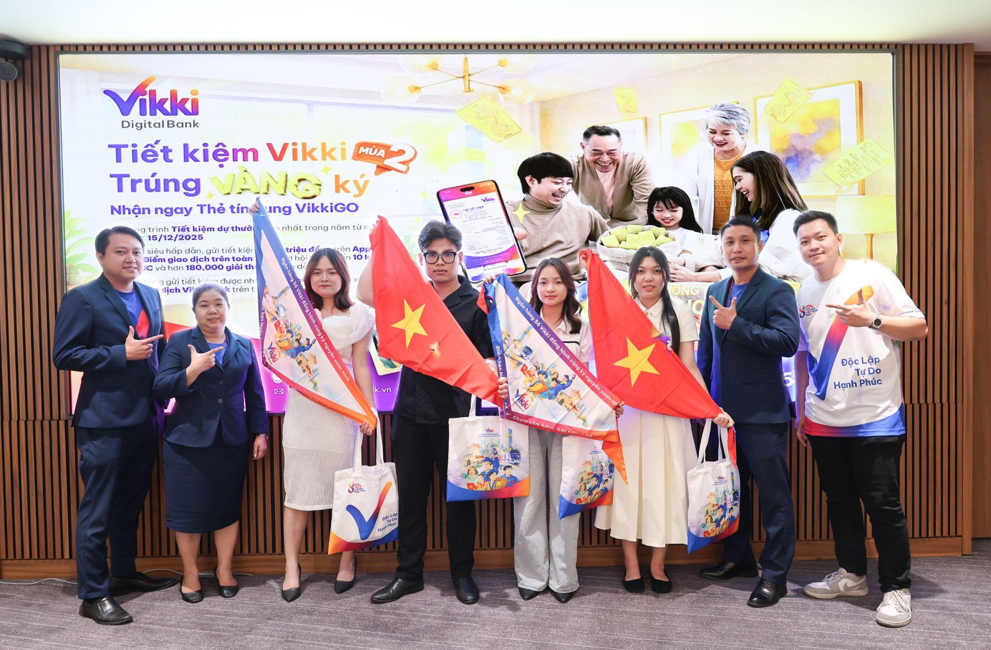 ‘Tiết kiệm Vikki Trúng VÀNG Ký’ với 29 phần quà giá trị - Ảnh 1.