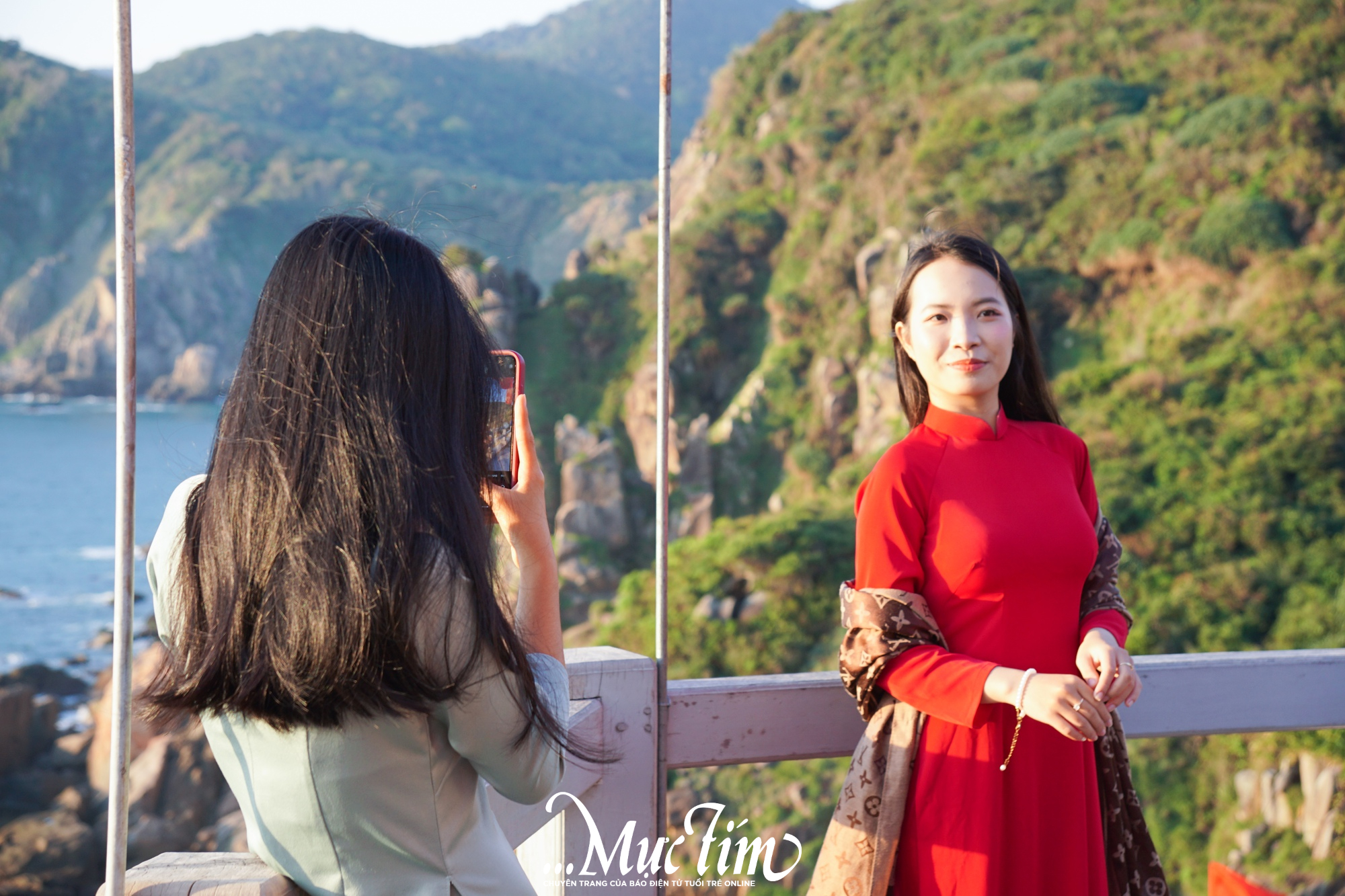 Bạn trẻ Đắk Lắk dậy từ 4h, chào cờ tại nơi đón bình minh đầu tiên của Việt Nam- Ảnh 8.