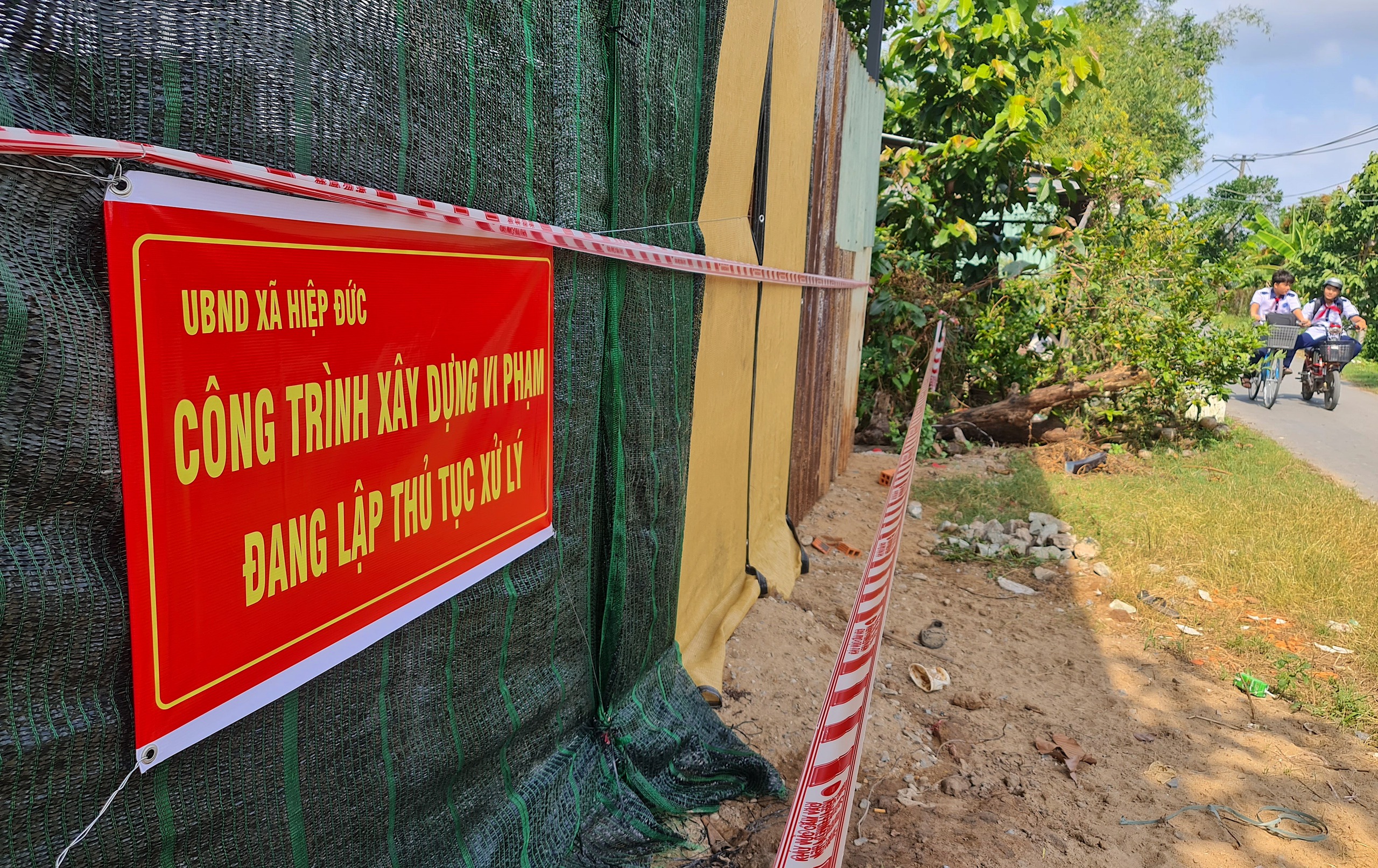 lấn chiếm sông kênh rạch - Ảnh 1.