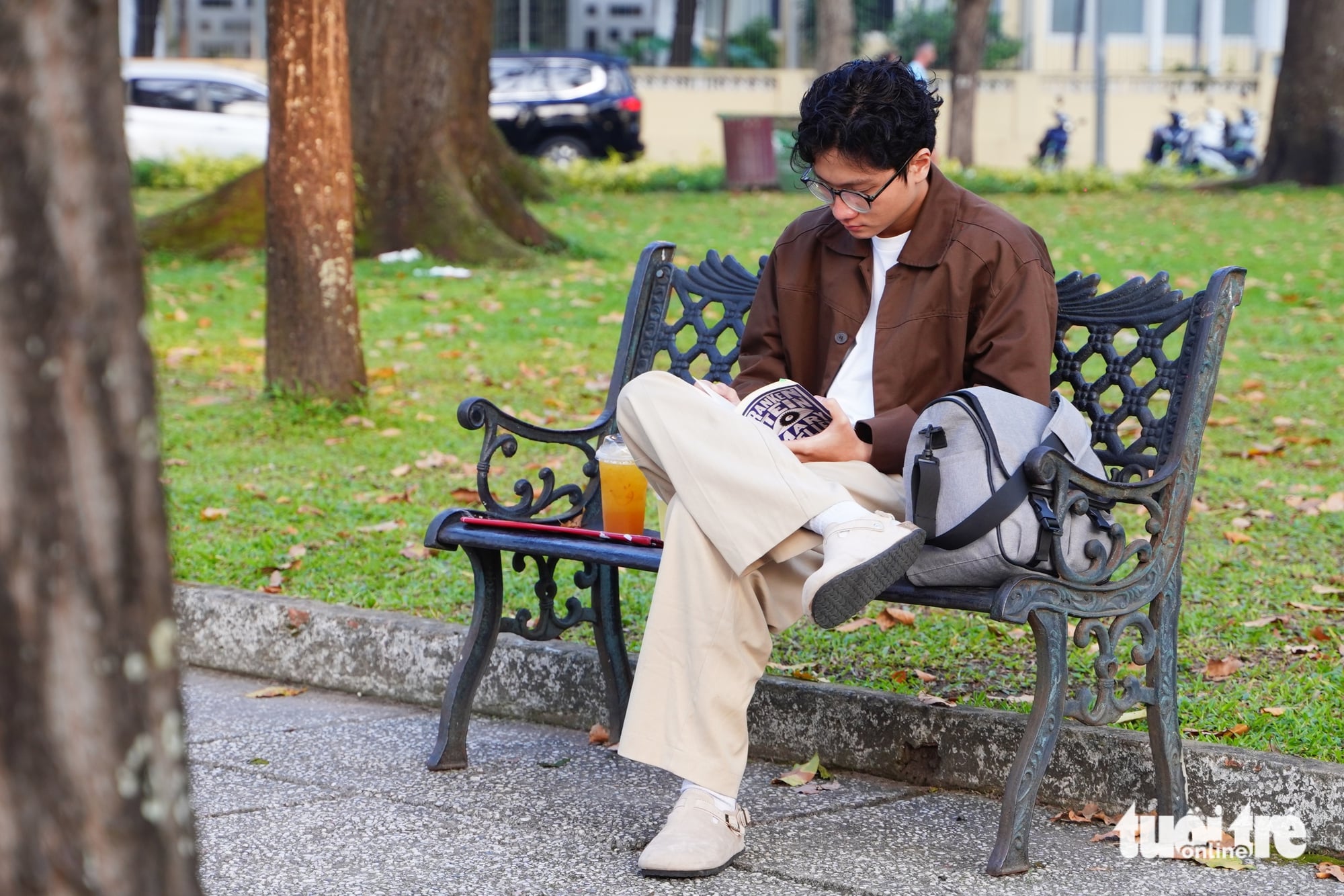 In photos: Residents chill out amid rare cool spell in Ho Chi Minh City- Ảnh 5.