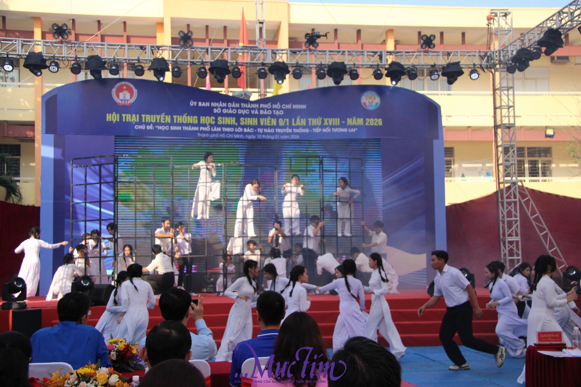 Cụm trại 6 Hội trại truyền thống 9-1 mang đến hoạt cảnh văn nghệ quy tụ 128 diễn viên, kéo dài 30 phút. - Ảnh 2.