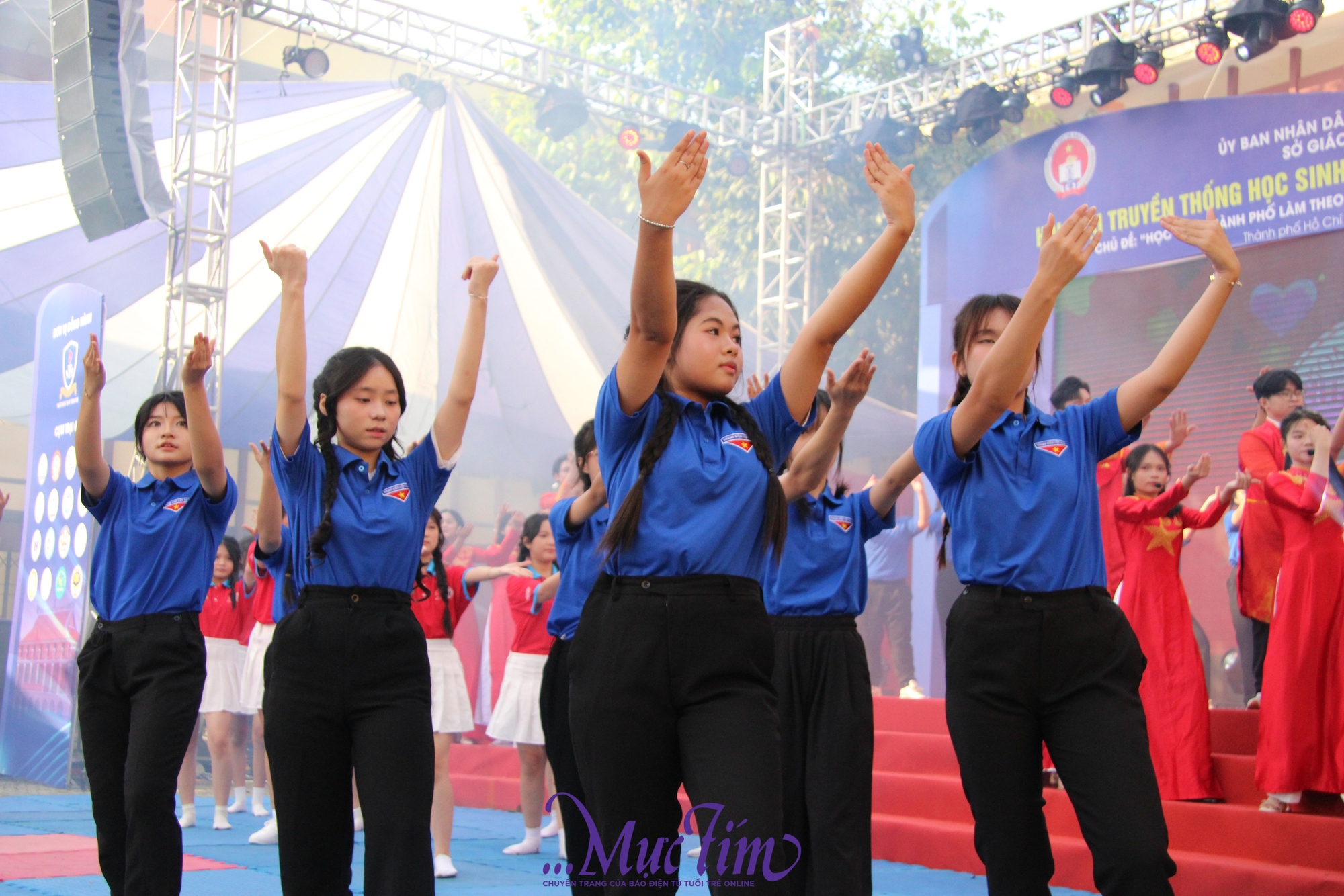 Cụm trại 6 Hội trại truyền thống 9-1 mang đến hoạt cảnh văn nghệ quy tụ 128 diễn viên, kéo dài 30 phút. - Ảnh 7.