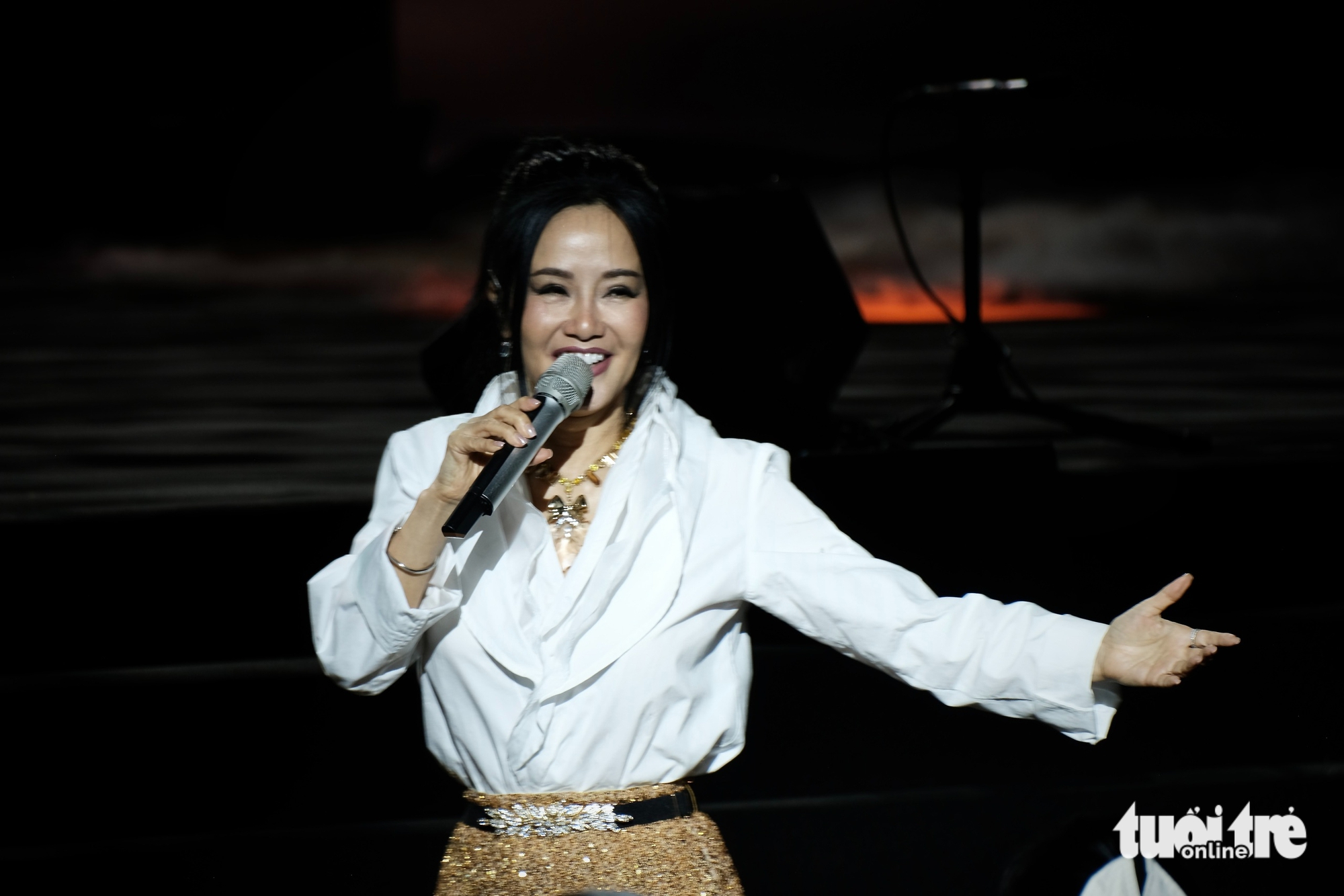Hồng Nhung lên nốt cao gần 1 phút khi hát nhạc Trịnh, Ngọc Anh hát Khúc mùa thu, khán giả ‘lại đi' - Ảnh 3.