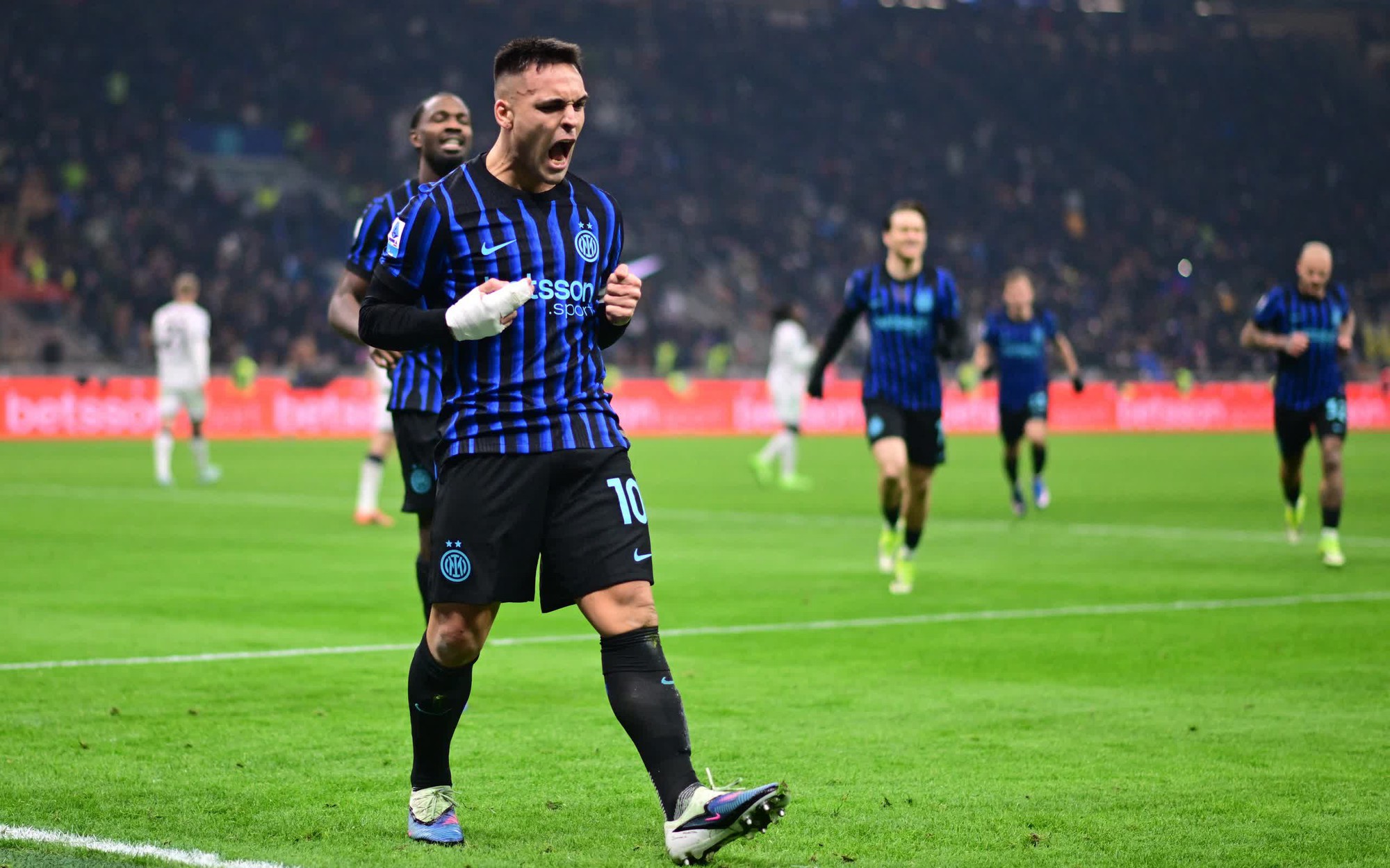 AC Milan đấu Lecce: 3 điểm cho nửa đỏ thành Milan?- Ảnh 2.