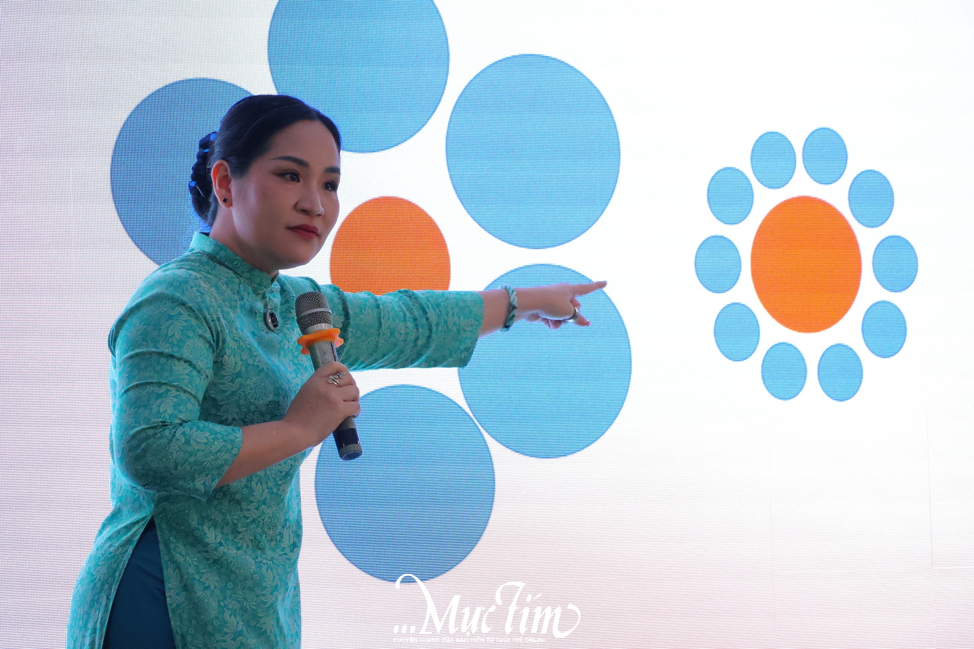 Một phụ huynh hạnh phúc bắt đầu từ một con người hạnh phúc - Ảnh 1.