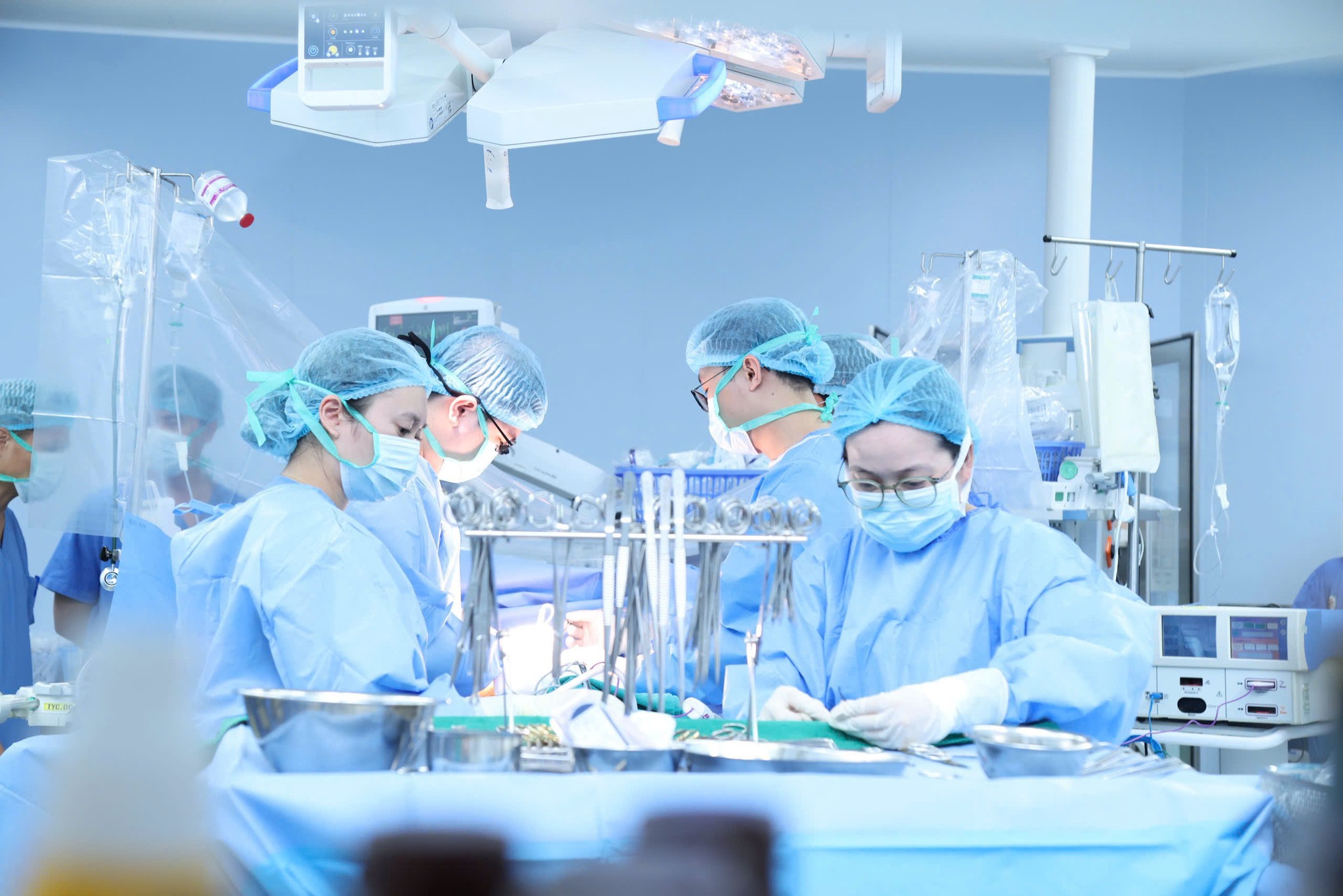Người thân sẵn sàng hiến tạng nhưng không tương thích: Đề xuất ghép đổi chéo - Ảnh 1.