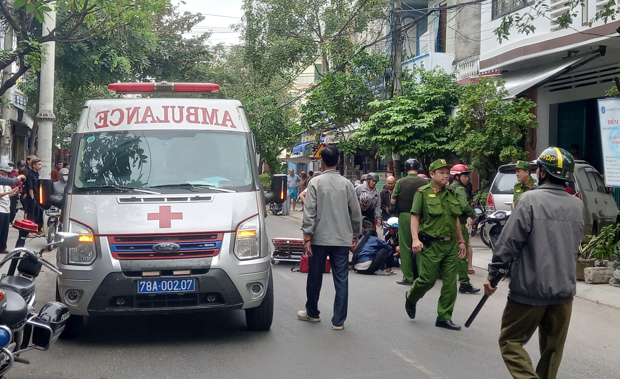 đâm chết người - Ảnh 1.