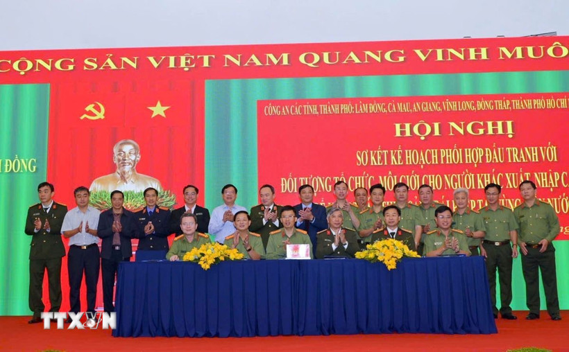 7 tỉnh, thành phía Nam phối hợp chặn khai thác IUU, ngăn tàu cá vượt biển trái phép - Ảnh 2.