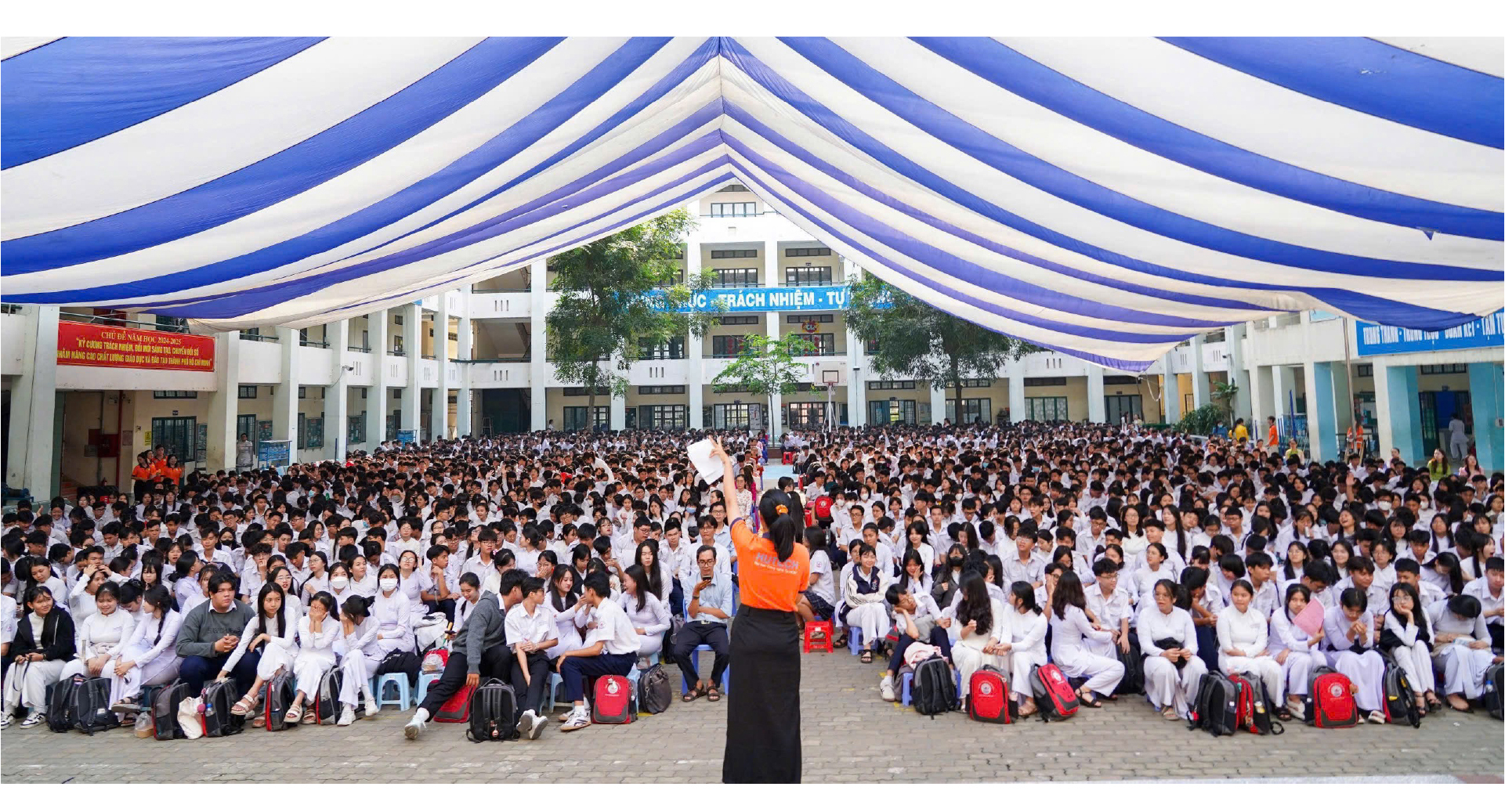 Hành trình làm nghề của sinh viên Quan hệ công chúng HUTECH - Ảnh 3.