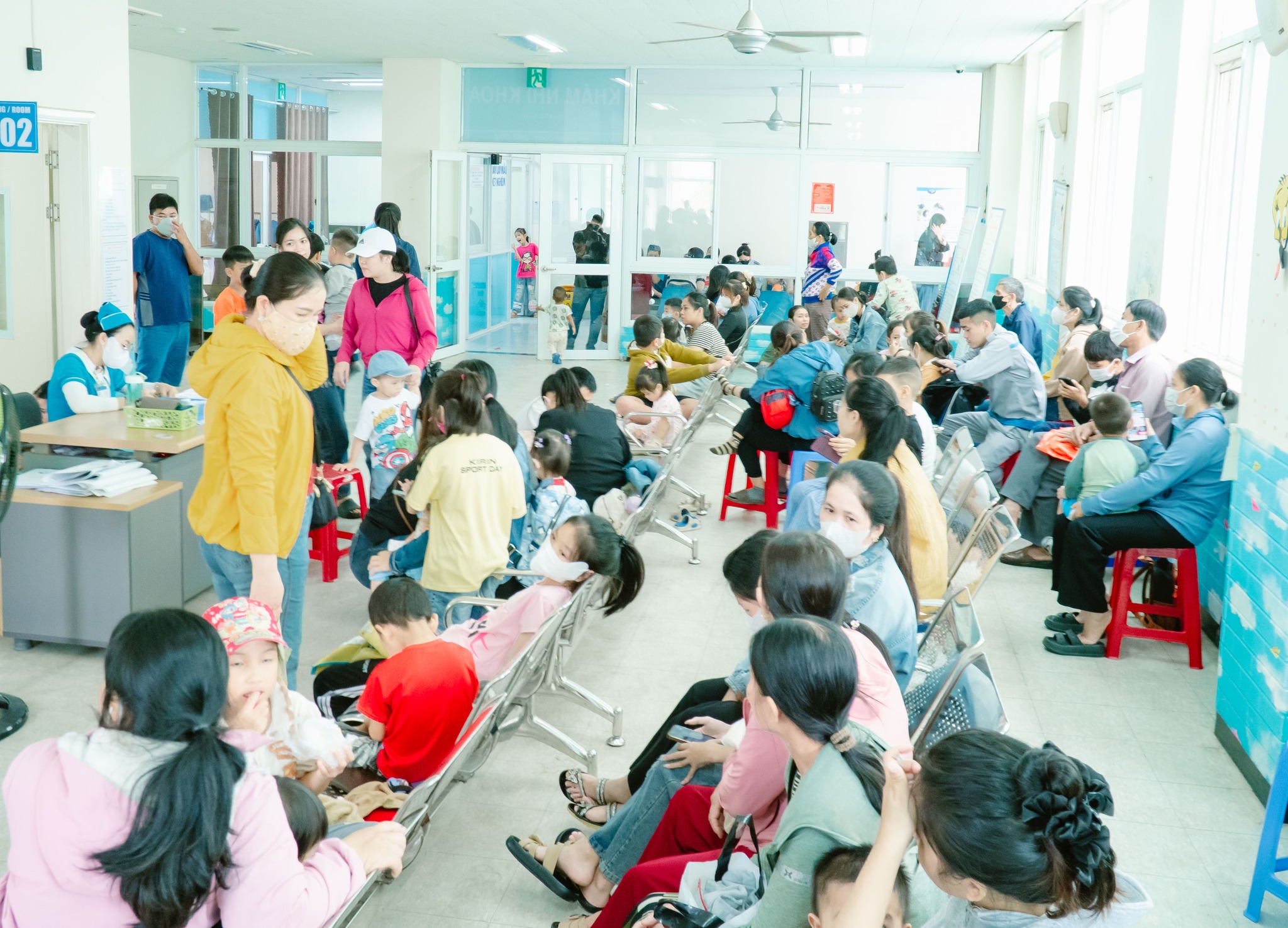 Đà Nẵng tiếp nhận và đổi tên Bệnh viện Đa khoa Trung ương Quảng Nam - Ảnh 1.