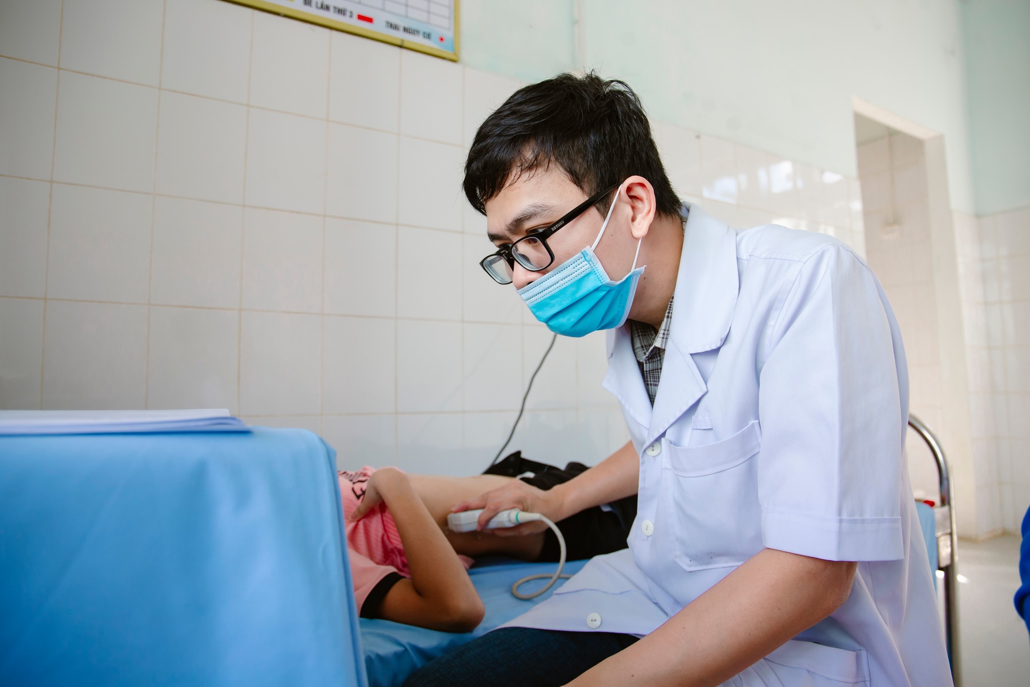 Đà Nẵng tiếp nhận và đổi tên Bệnh viện Đa khoa Trung ương Quảng Nam - Ảnh 2.