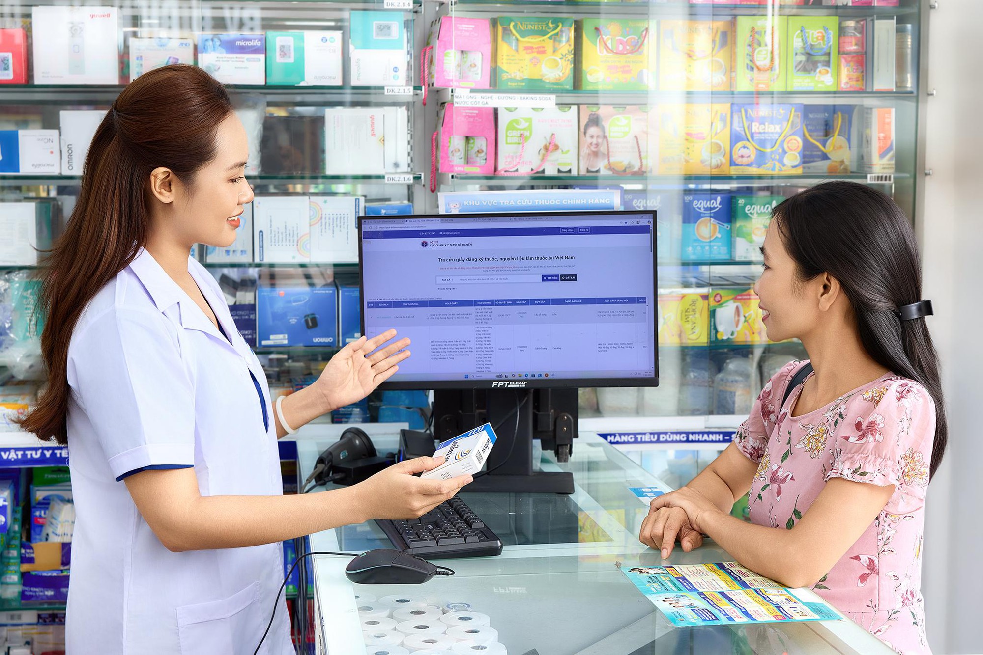 Long Châu thăng hạng trong bảng xếp hạng Top 10 Công ty phân phối dược phẩm uy tín năm 2025 - Ảnh 4.