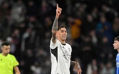 Chú mèo Oliver Goose mê chạy bộ mỗi ngày gây sốt mạng xã hội - Ảnh 1.