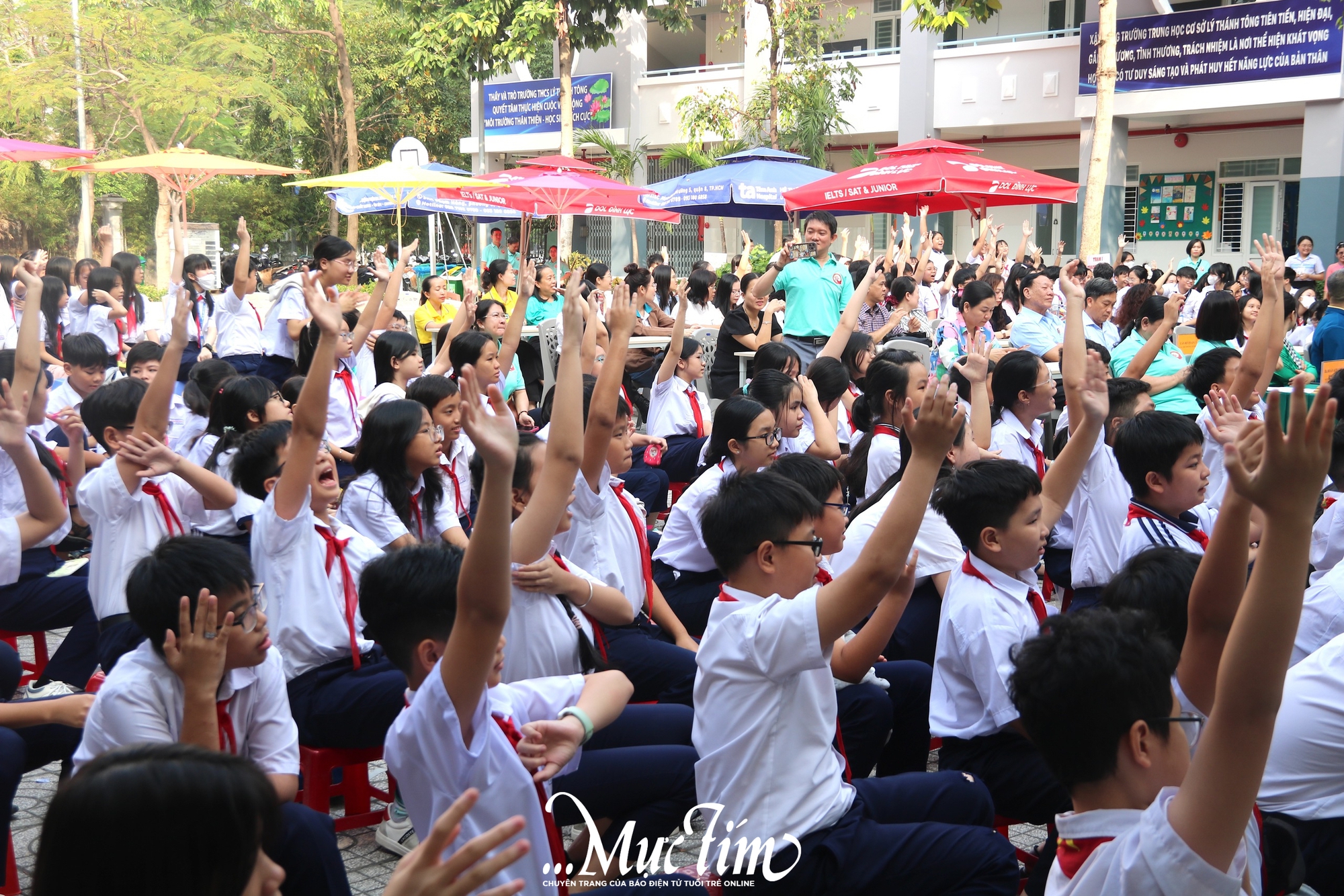 Học sinh Trường THCS Lý Thánh Tông mê mẩn tiết mỹ thuật trải nghiệm- Ảnh 1.
