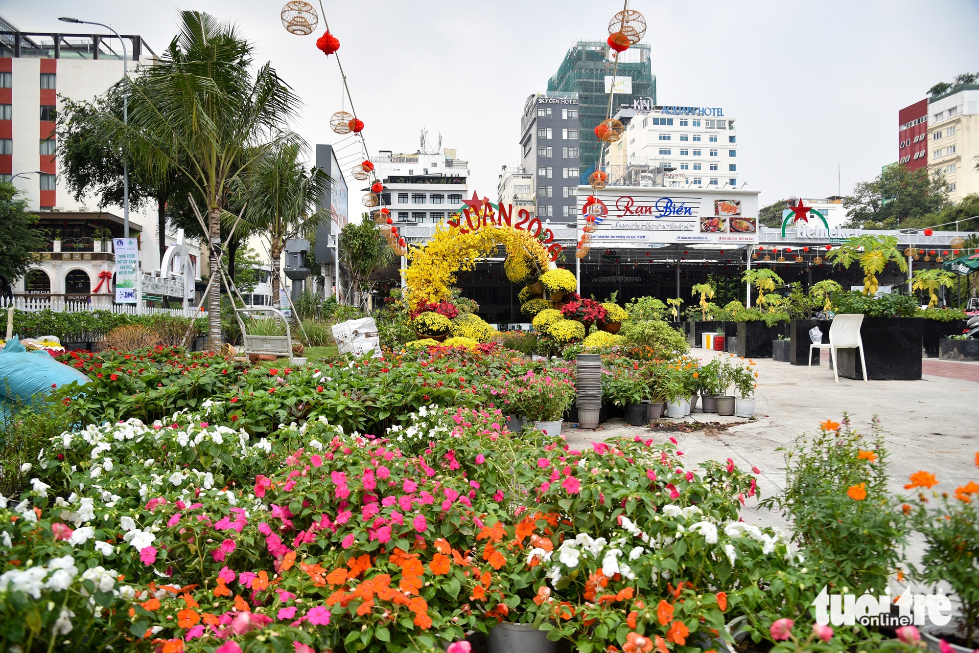 Thay áo mới đón Tết cho các 'khu đất vàng' ở TP.HCM - Ảnh 9.