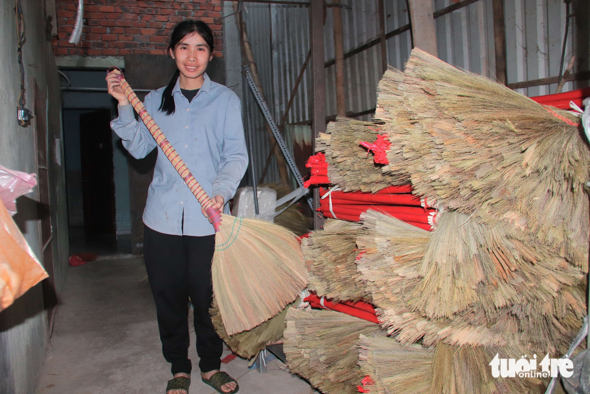 chổi đót - Ảnh 1.