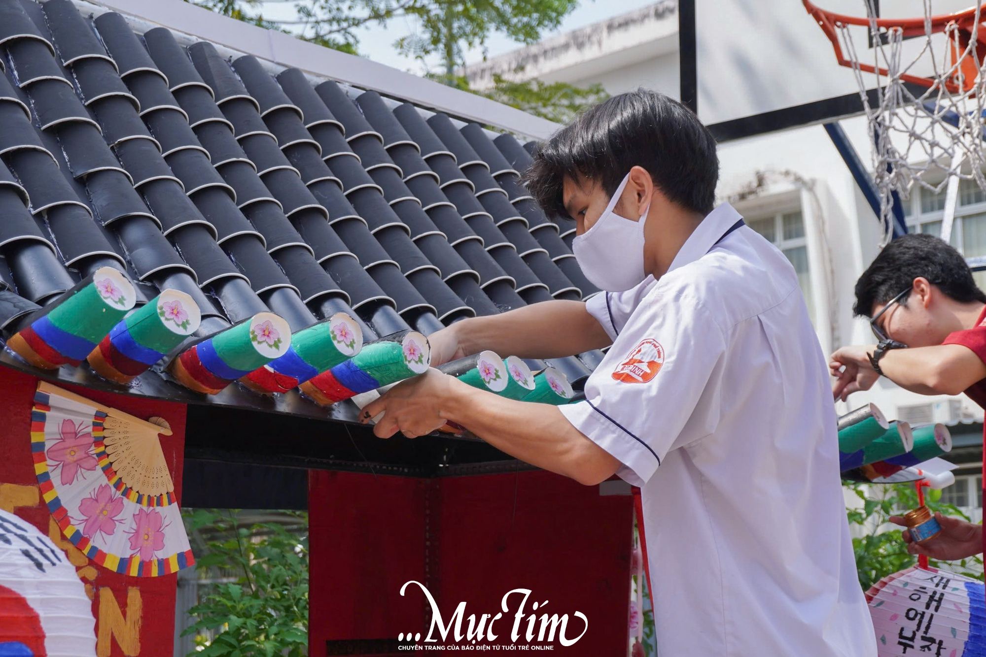 Học sinh tái hiện không gian văn hóa đa quốc gia tại hội trại truyền thống - Ảnh 6.