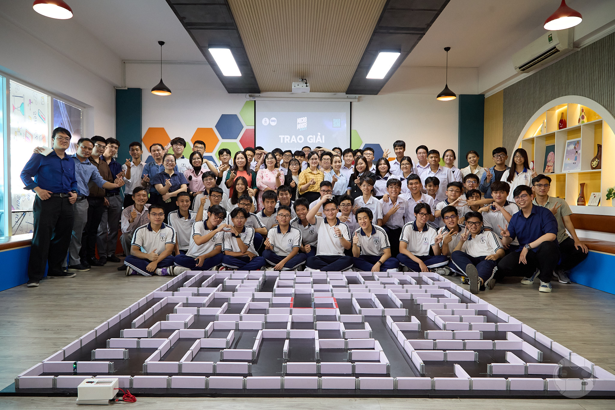 Những "bạn ong" yêu robot của Trường THPT chuyên Trần Đại Nghĩa- Ảnh 10.