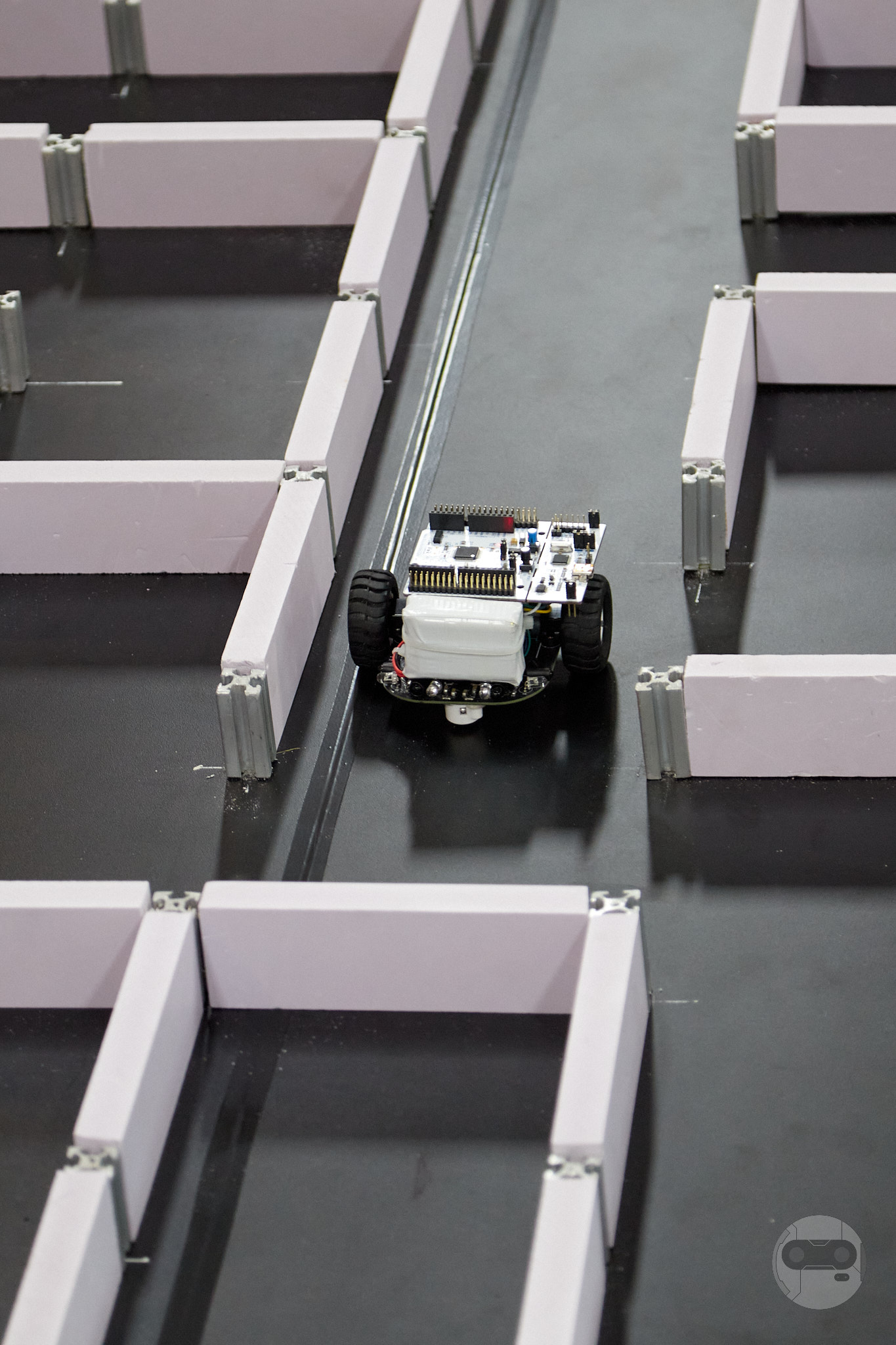 Những "bạn ong" yêu robot của Trường THPT chuyên Trần Đại Nghĩa- Ảnh 9.