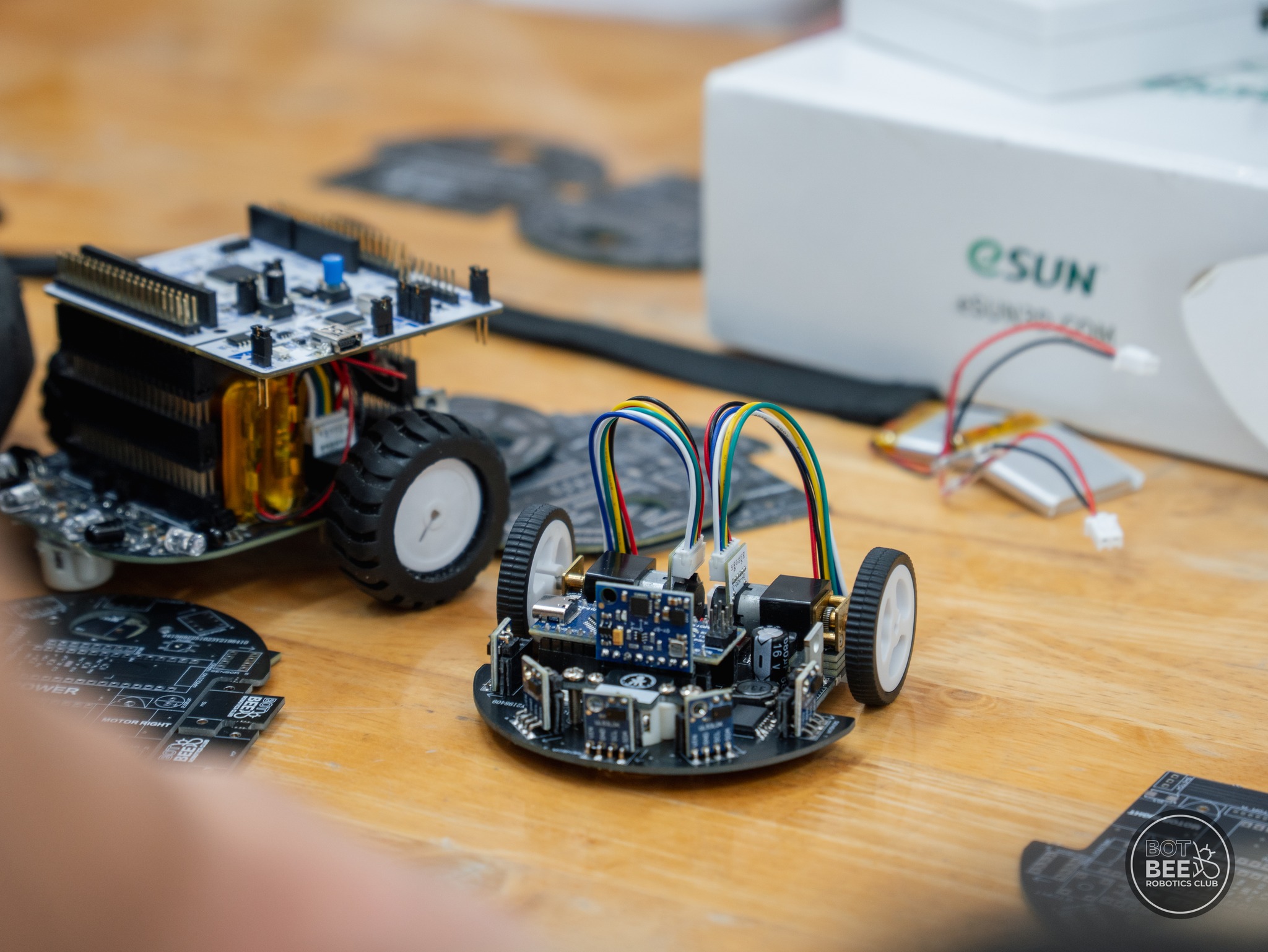 Những "bạn ong" yêu robot của Trường THPT chuyên Trần Đại Nghĩa- Ảnh 4.