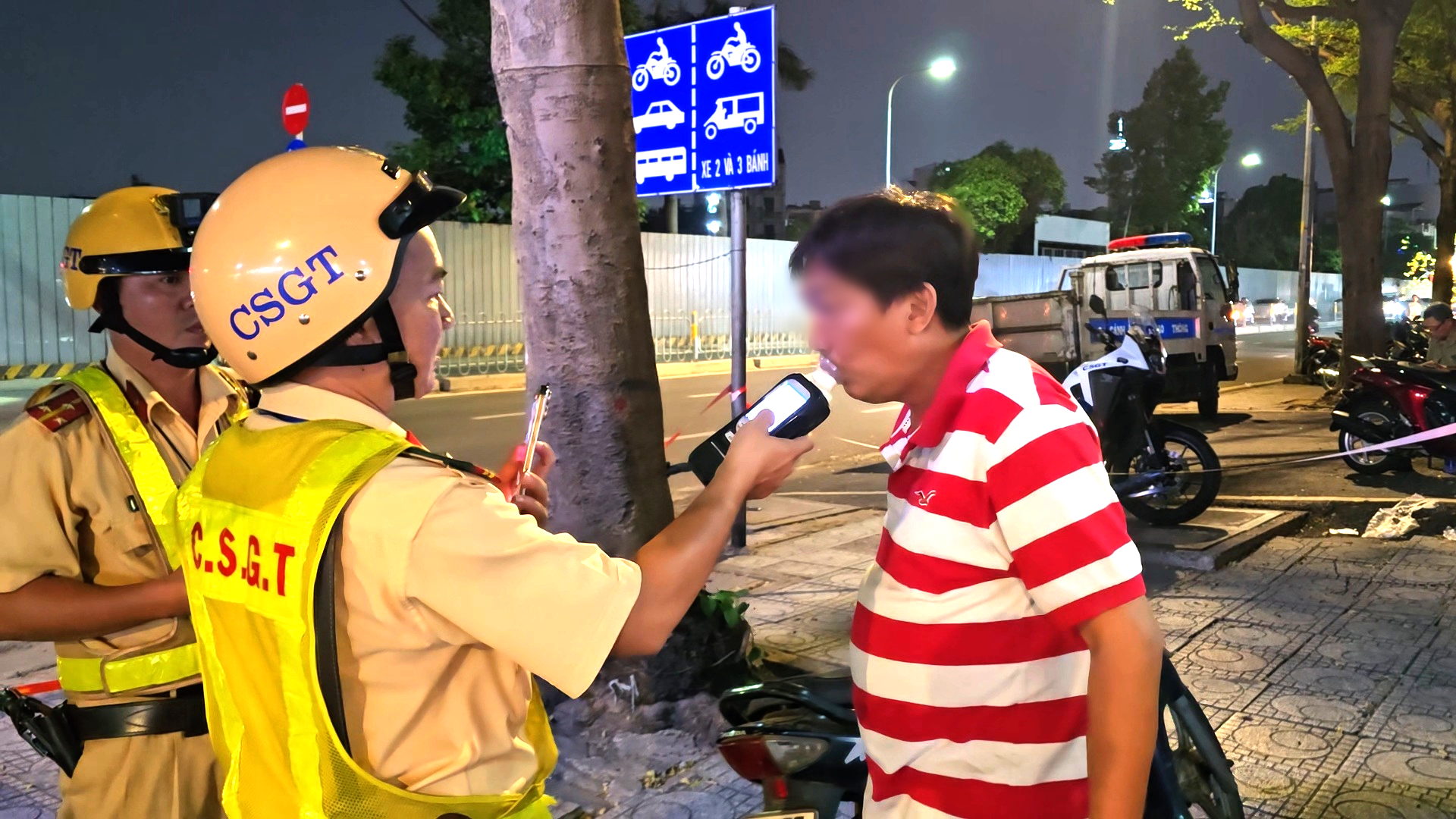 Hơn 2.000 người ở TP.HCM vi phạm nồng độ cồn trong 2 ngày Tết dương lịch - Ảnh 1.