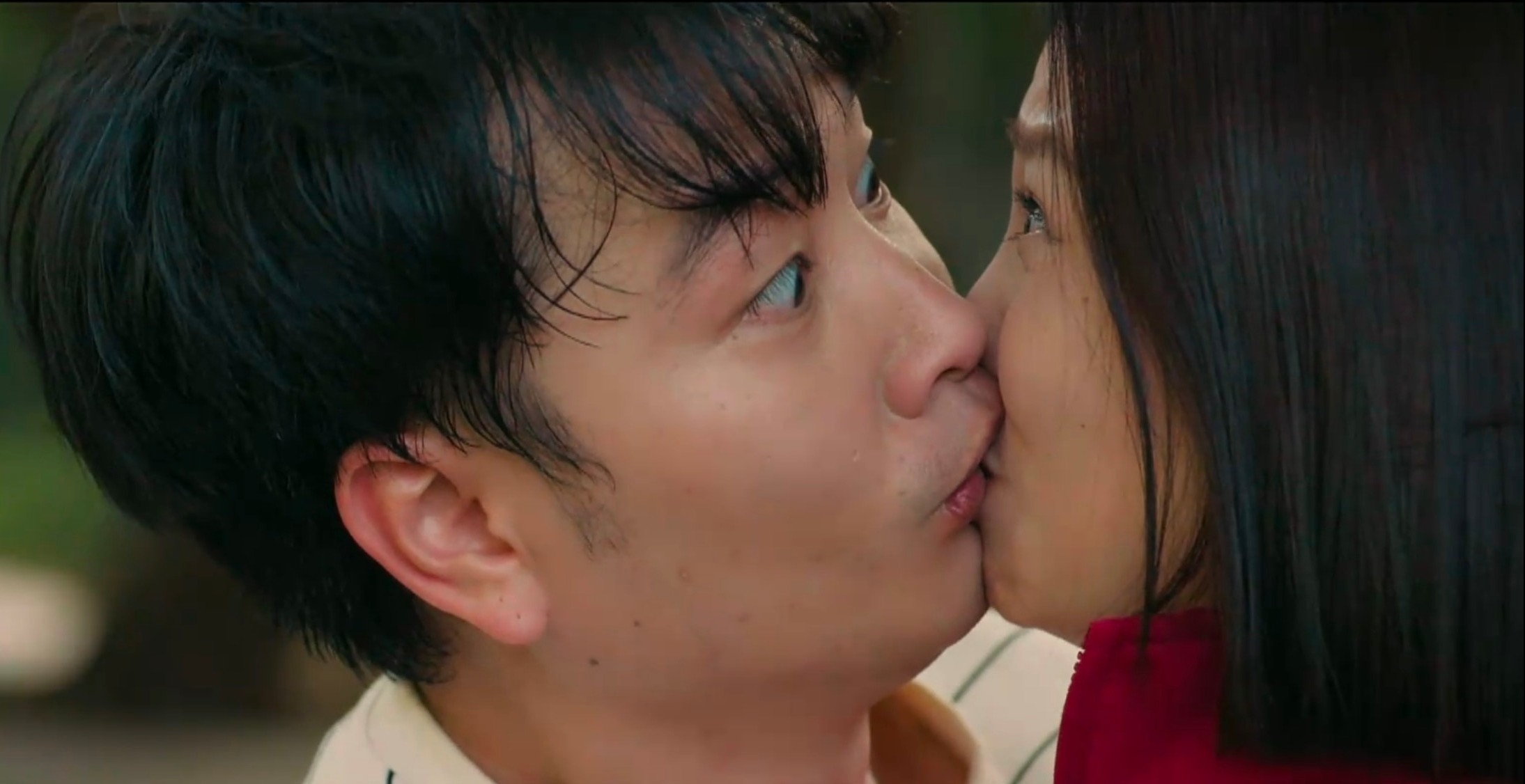 Cách em 1 milimet - Ảnh 1.