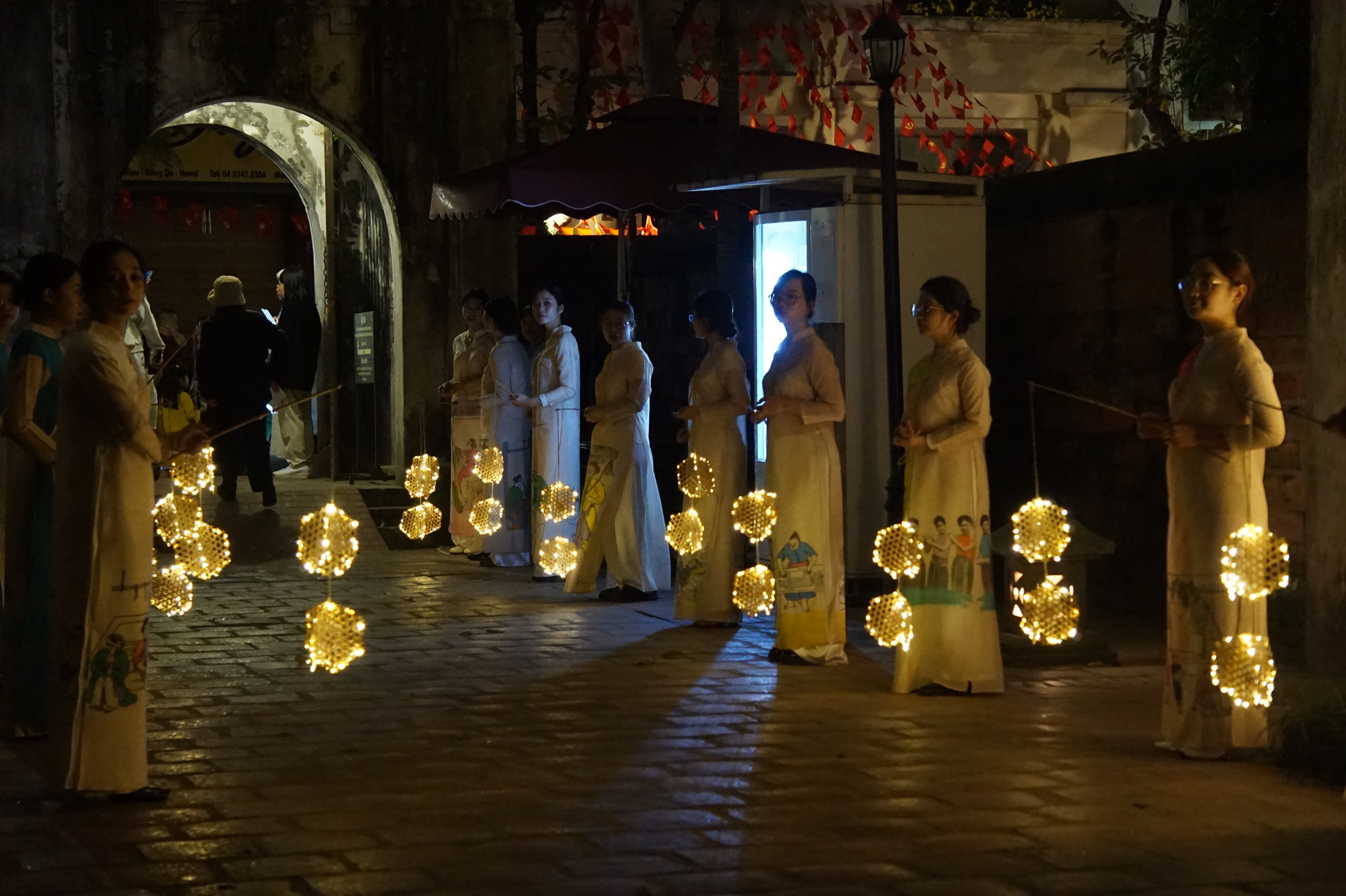 Văn Miếu Quốc Tử Giám - Ảnh 4.