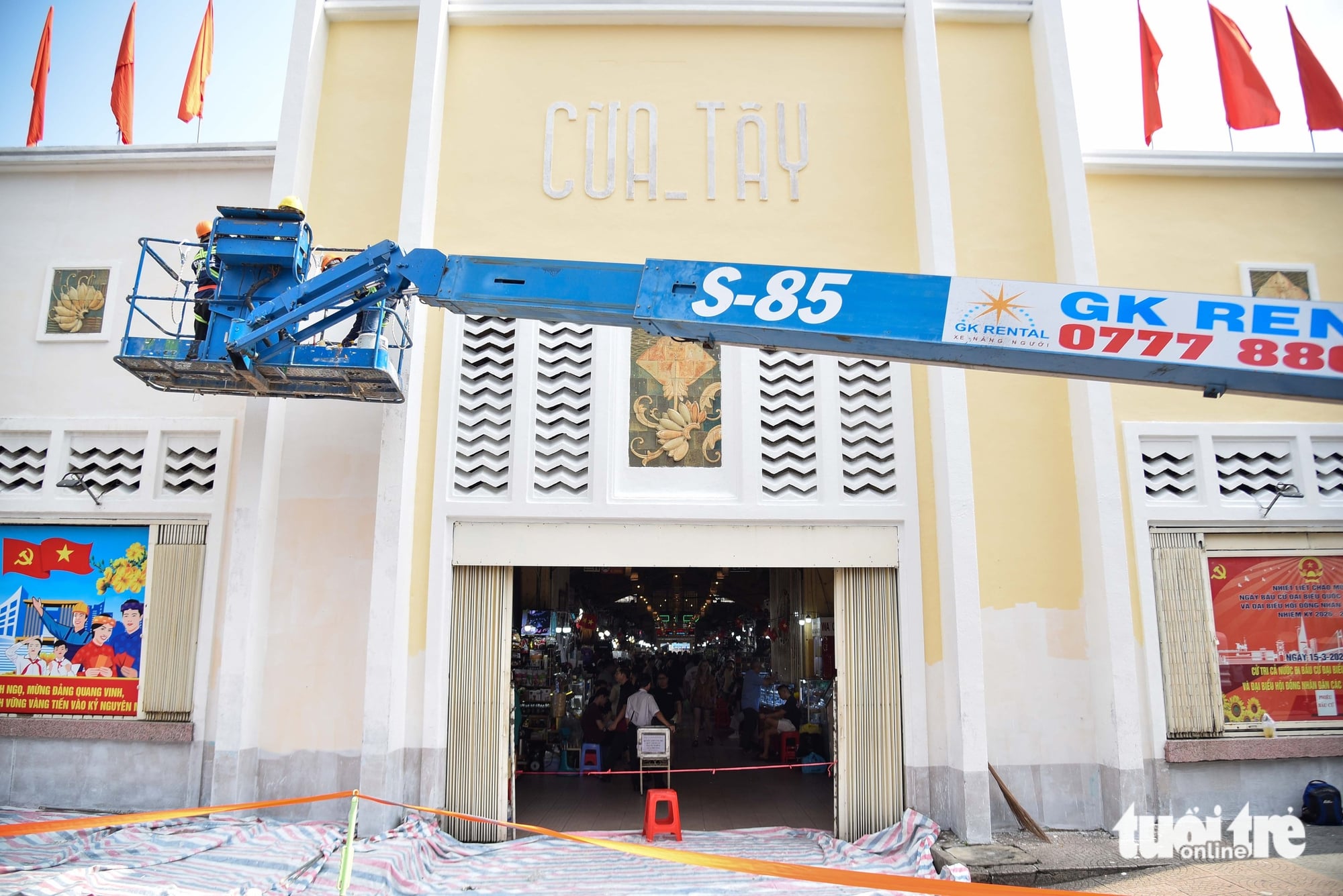 Ho Chi Minh City’s Ben Thanh Market, central streets get facelift ahead of Lunar New Year- Ảnh 4.