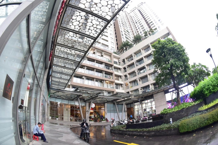 'Hội các bà' trong chung cư hiểu bệnh mẹ tôi hơn cả bác sĩ - Ảnh 1.