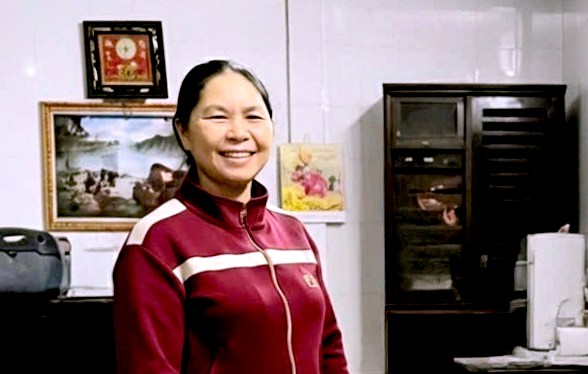 Bỗng dưng nhận 440 triệu đồng chuyển nhầm, nhân viên y tế báo công an trả lại người mất - Ảnh 1.