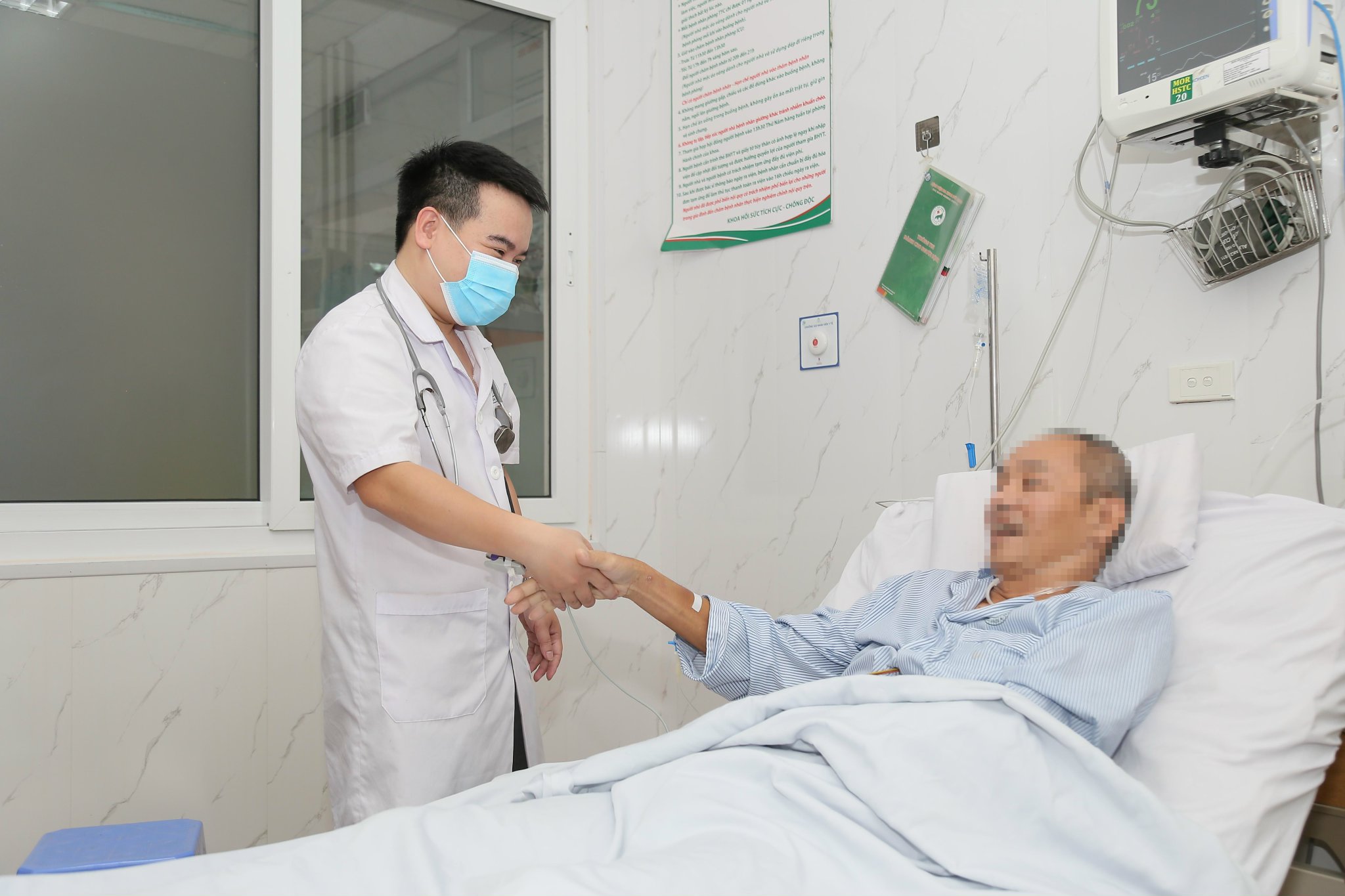 chơi tennis - Ảnh 1.