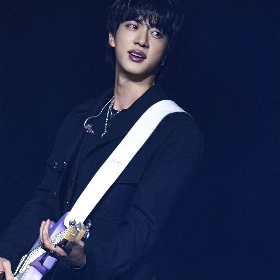 Jin (BTS) được vinh danh là nghệ sĩ Kpop năm 2025 của đài phát thanh Mexico - Ảnh 1.