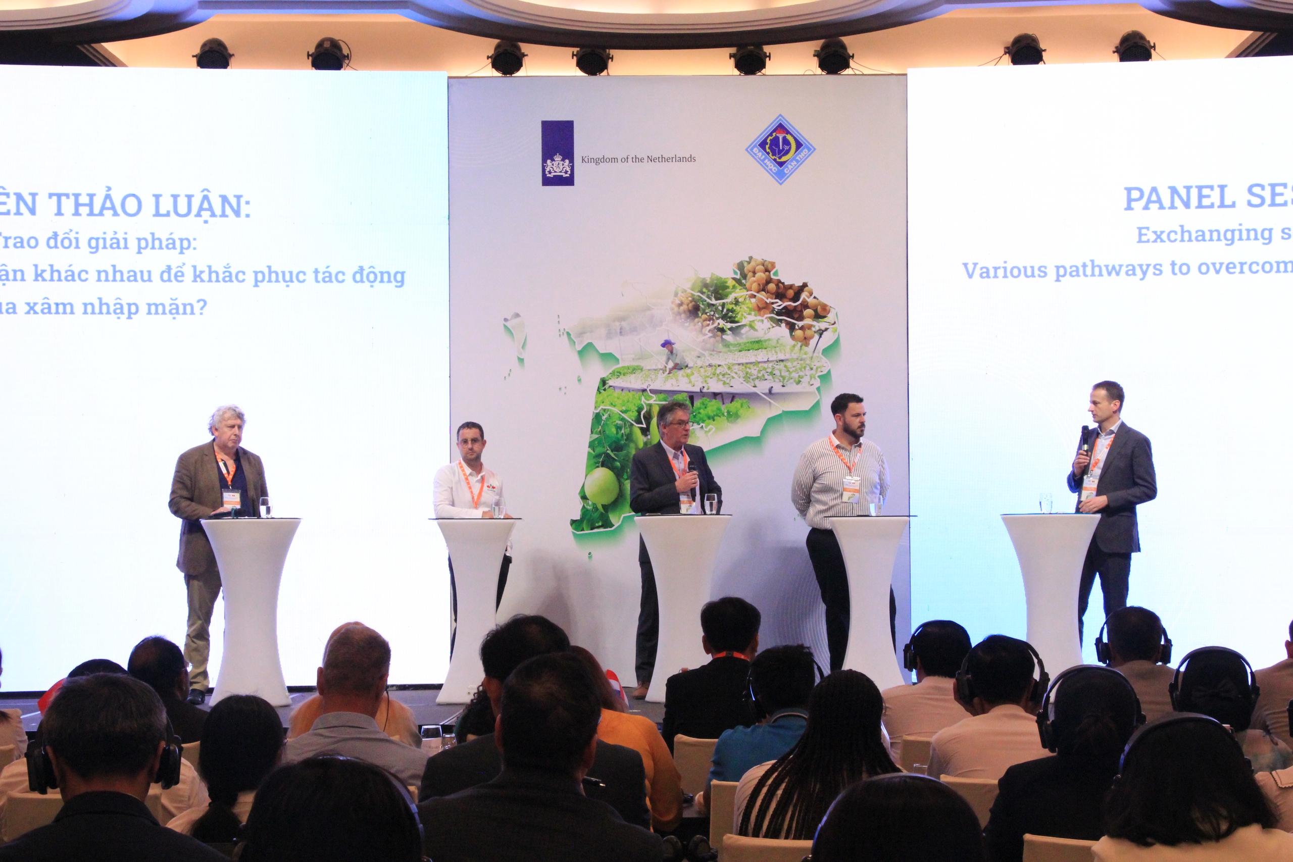 Vietnam, the Netherlands discuss tackling saline soils in Mekong Delta - Ảnh 2.