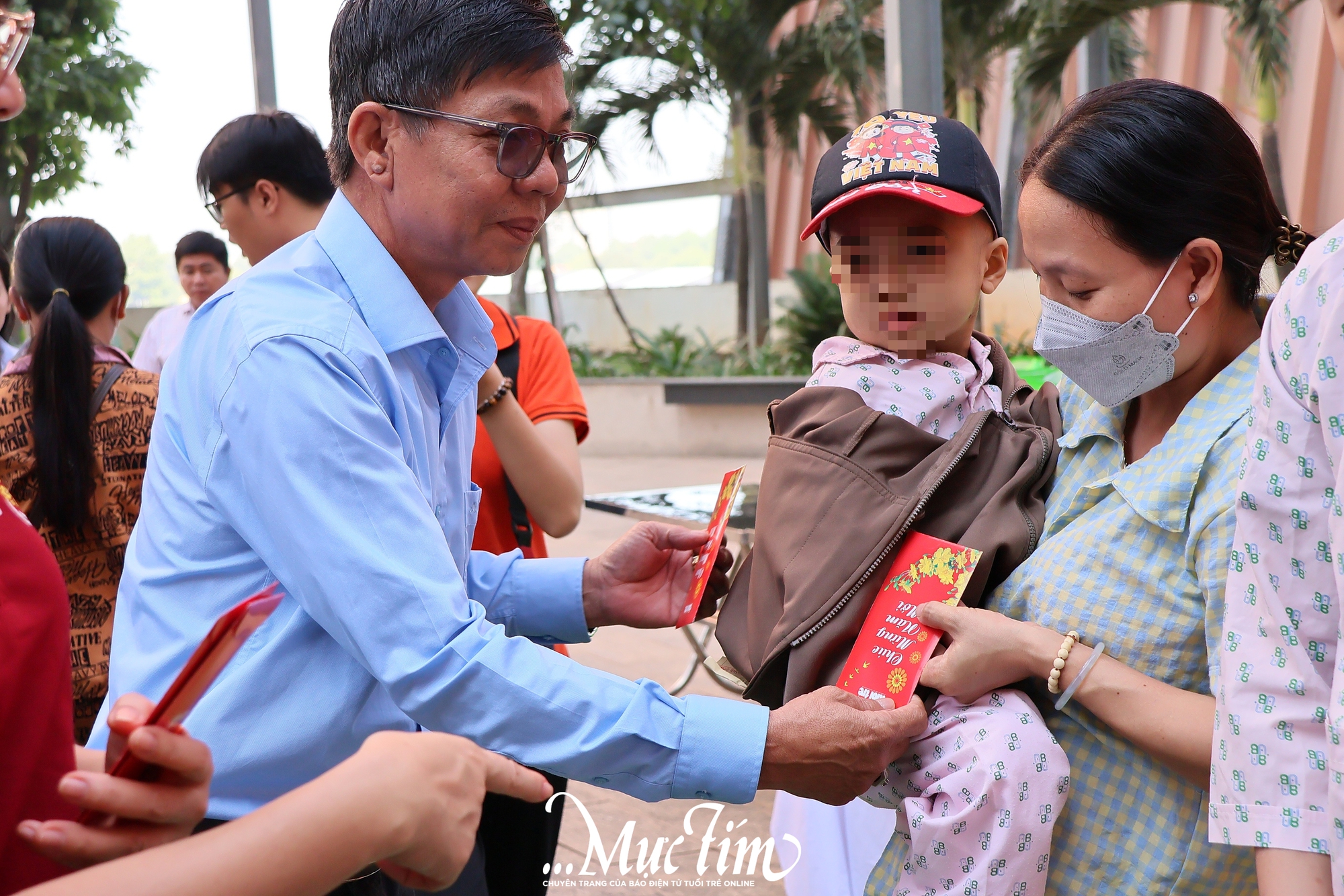 Mùa Tết ấm áp của các 'chiến binh nhí' tại bệnh viện Ung bướu TP.HCM - Ảnh 10.