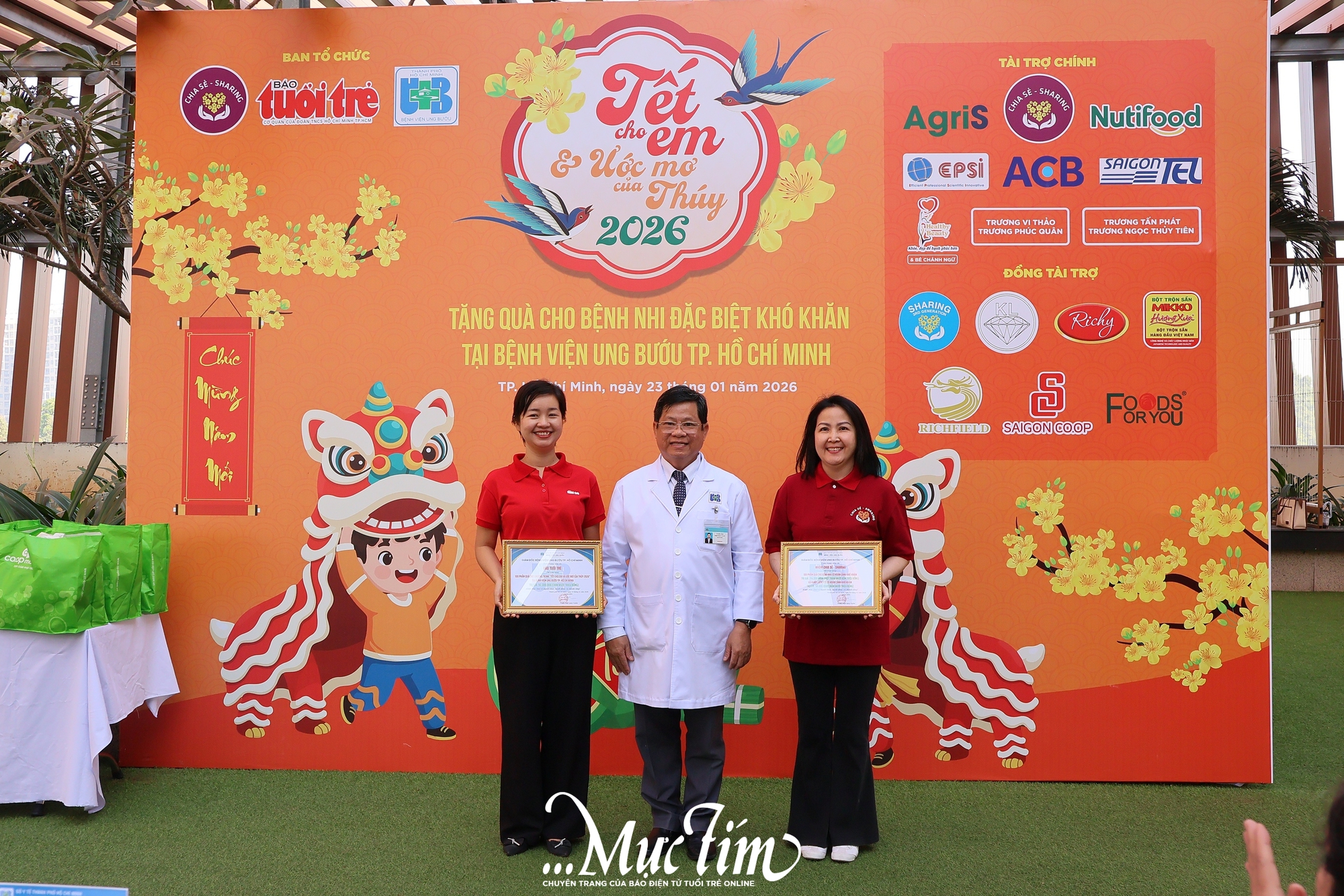 Mùa Tết ấm áp của các 'chiến binh nhí' tại bệnh viện Ung bướu TP.HCM - Ảnh 11.