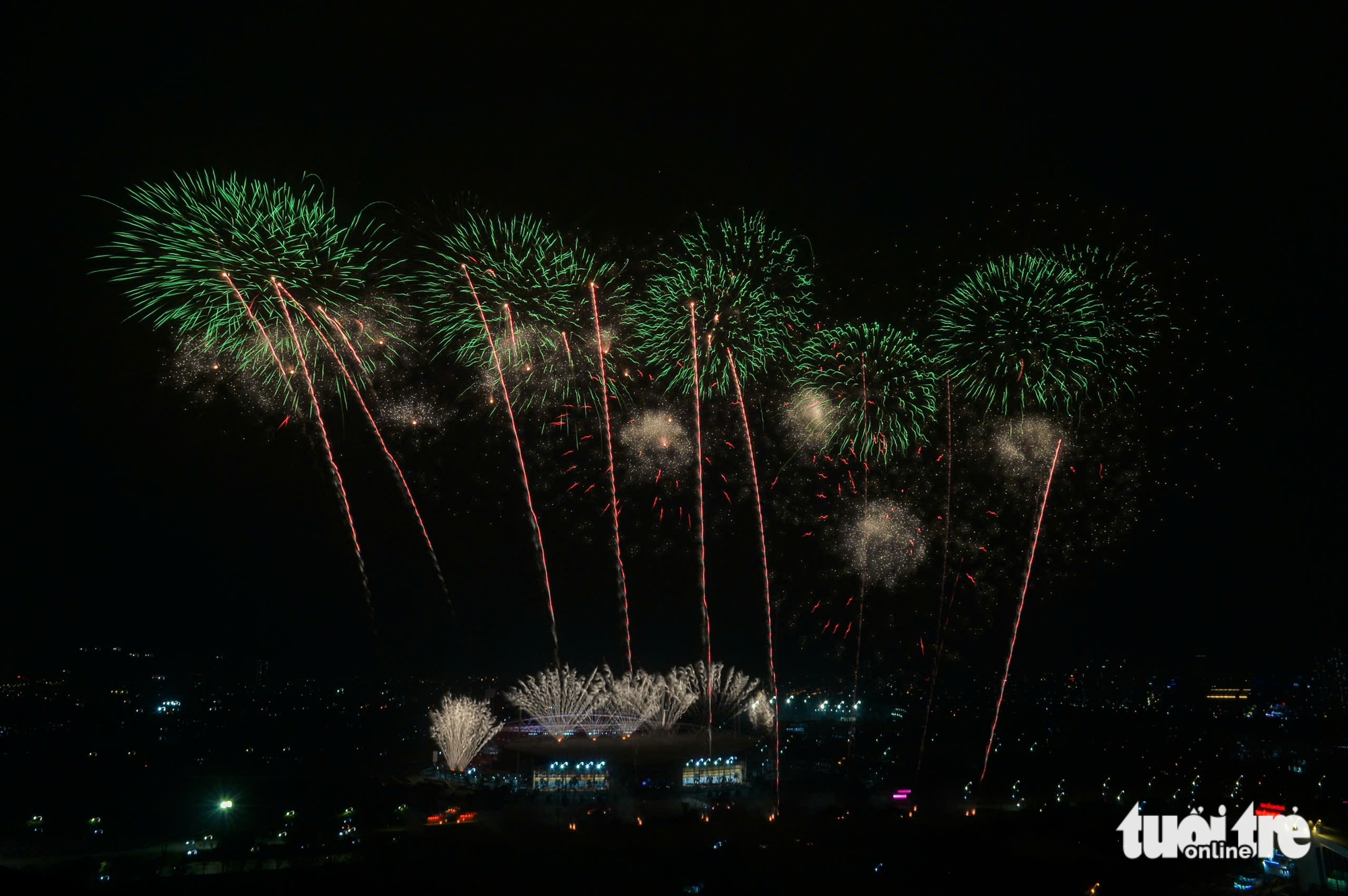 Pháo hoa - Ảnh 4.