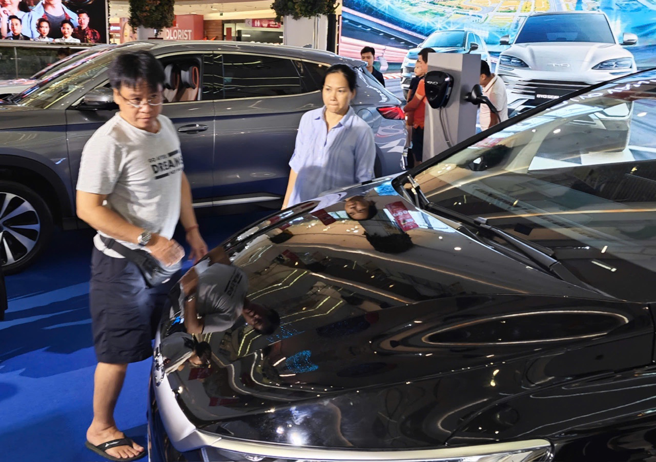 Hàng không tăng bay đêm, giá vé 'mềm' hơn - Ảnh 2. Hàng không tăng bay đêm, giá vé 'mềm' hơn - Ảnh 2.