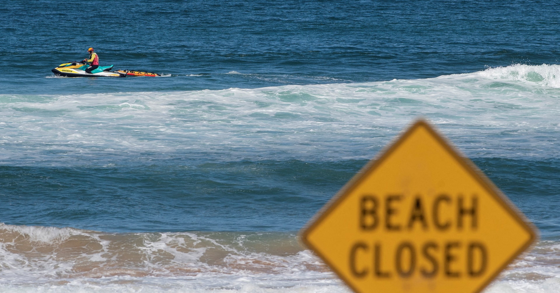 Man dies after shark attack on Australia's Great Barrier Reef- Ảnh 1.