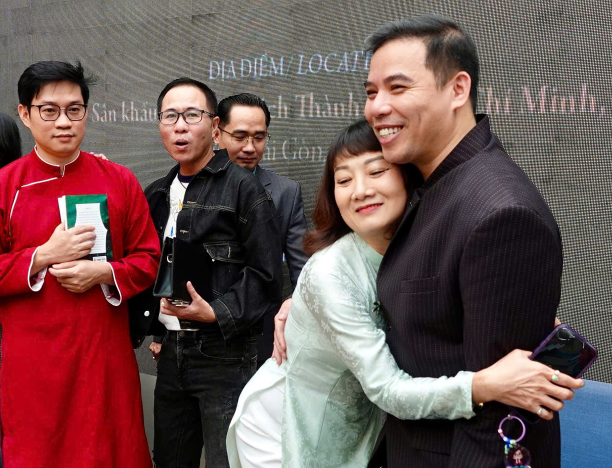 Dương Bình Nguyên trở lại văn đàn với Gió vẫn thổi qua rừng nhiệt đới - Ảnh 3.