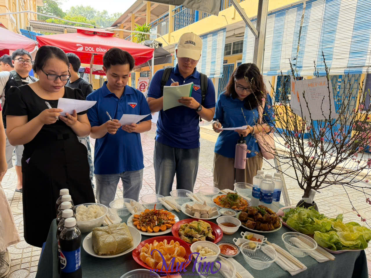 Teen Trường THPT Trần Khai Nguyên đi chợ, nấu ăn đón Tết- Ảnh 6.