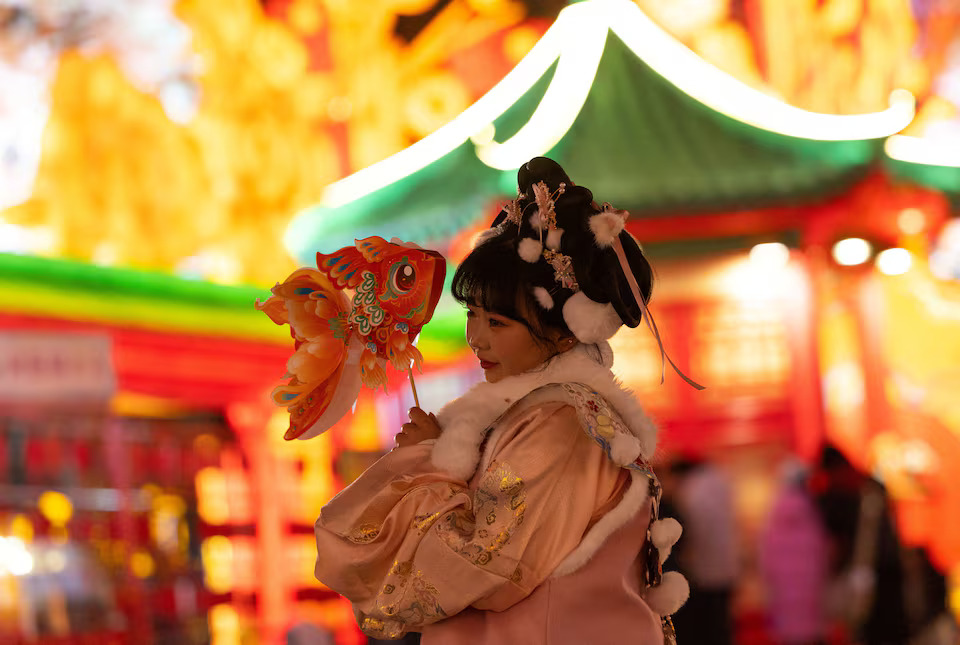 Chinese lantern festival lights up for Lunar New Year