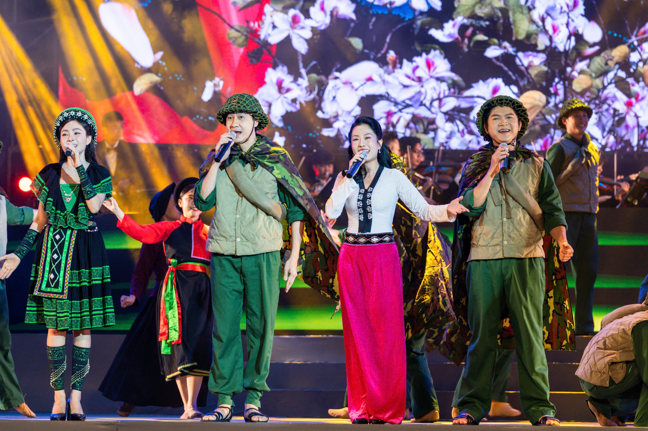 Tạ Minh Tâm, Đông Nhi hát mừng thành công Đại hội XIV của Đảng - Ảnh 6. Đại hội XIV - Ảnh 6.