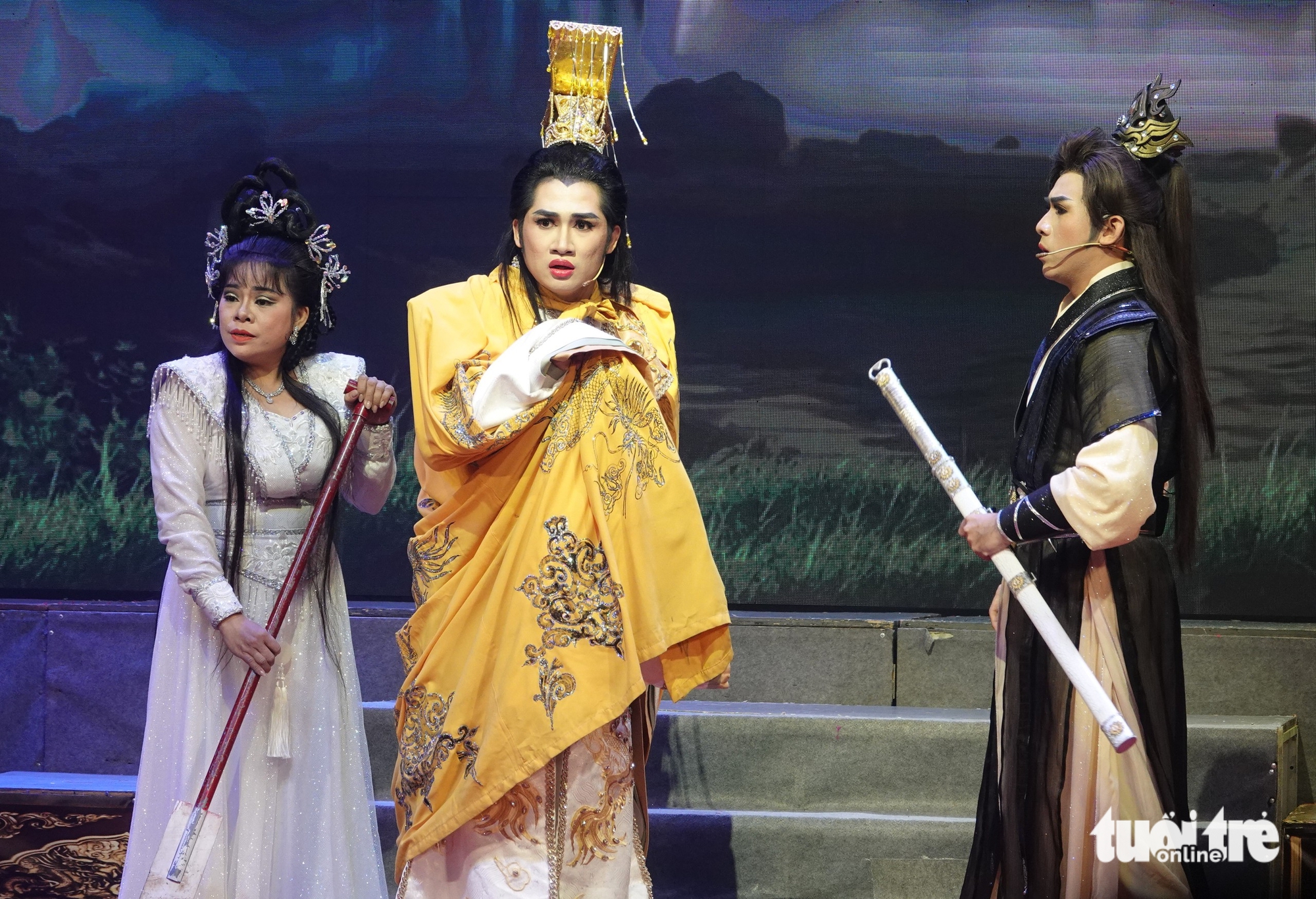 Ngọc Cương, con trai Chinh Nhân, có vai diễn đầu tiên trên sân khấu cải lương - Ảnh 3.