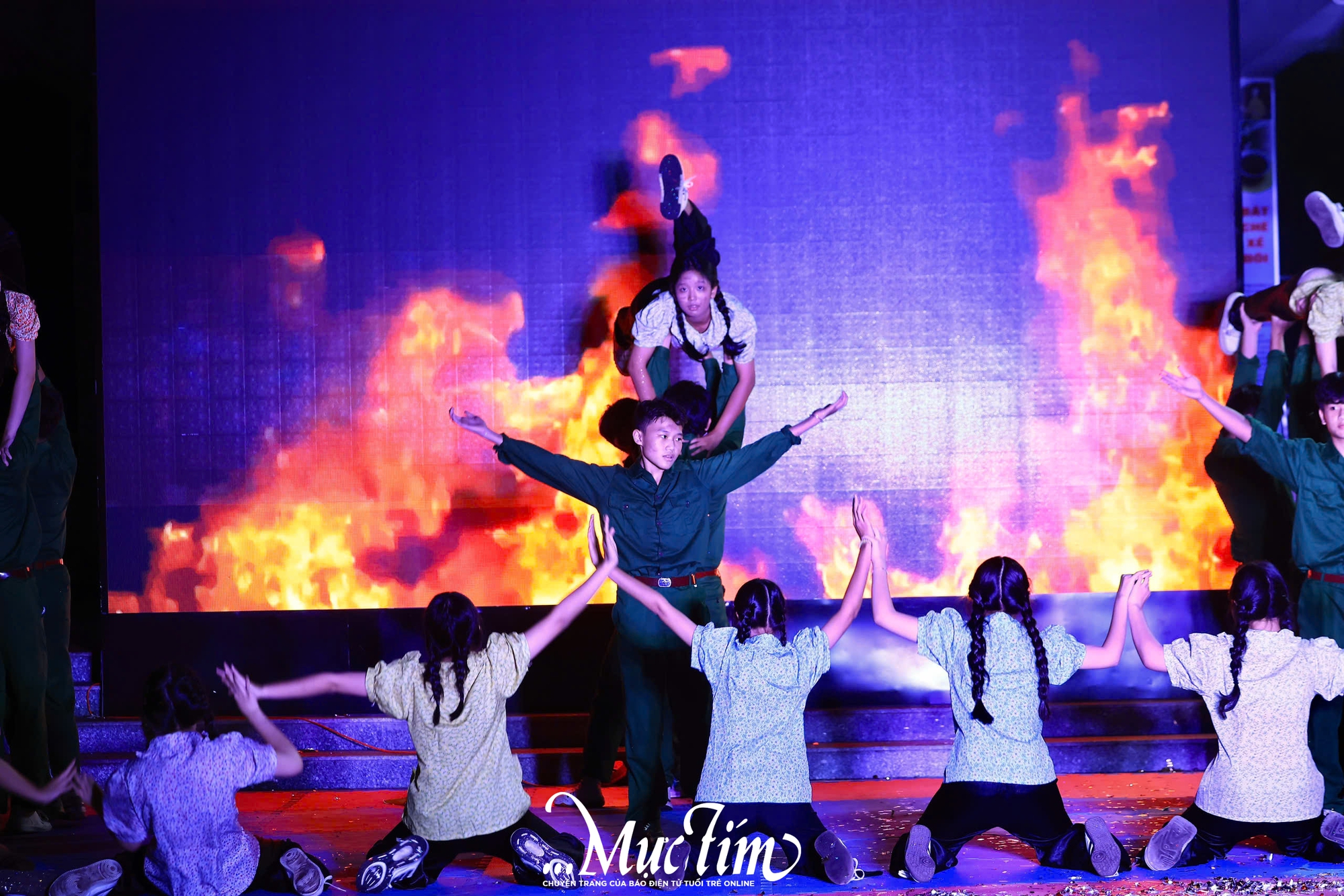 Mãn nhãn đêm hội tài năng của teen Trường THCS Hoàng Văn Thụ - Ảnh 4.