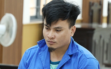 Xác minh clip người đàn ông dùng rựa chém, rồi đá gục người khác giữa đường - Ảnh 3.