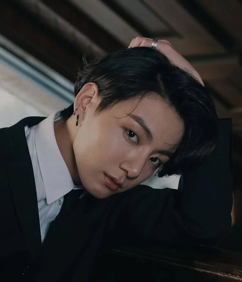 Jungkook là nghệ sĩ Kpop đầu tiên đạt top 1 lượt nghe trong 1 năm - Ảnh 2.